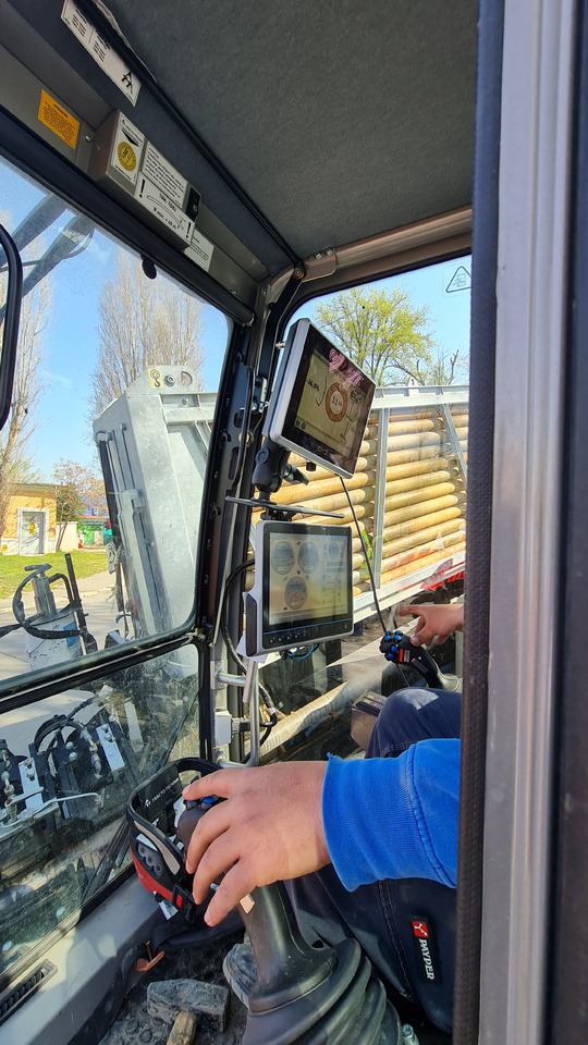 Tracto-TechniK Grundodrill 18N - Suuntaava porakone: kuva Tracto-TechniK Grundodrill 18N - Suuntaava porakone Tracto-TechniK Grundodrill 18N - Suuntaava porakone: kuva Tracto-TechniK Grundodrill 18N - Suuntaava porakone