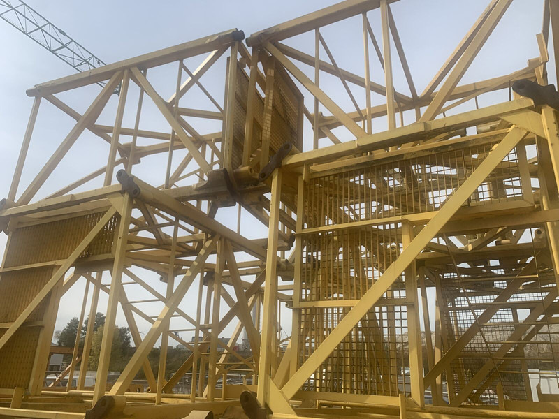 Liebherr 120HC - Torninosturi: kuva Liebherr 120HC - Torninosturi Liebherr 120HC - Torninosturi: kuva Liebherr 120HC - Torninosturi