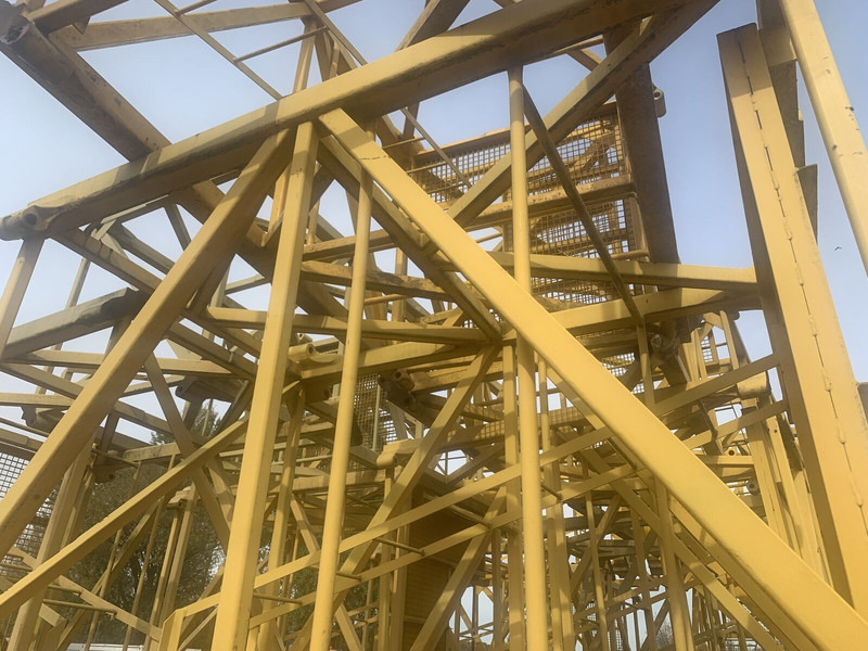 Liebherr 120HC - Torninosturi: kuva Liebherr 120HC - Torninosturi Liebherr 120HC - Torninosturi: kuva Liebherr 120HC - Torninosturi