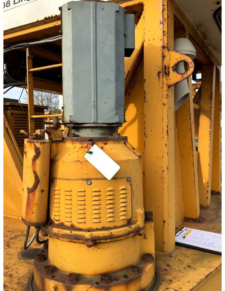 Liebherr 140EC-H6 - Torninosturi: kuva Liebherr 140EC-H6 - Torninosturi Liebherr 140EC-H6 - Torninosturi: kuva Liebherr 140EC-H6 - Torninosturi