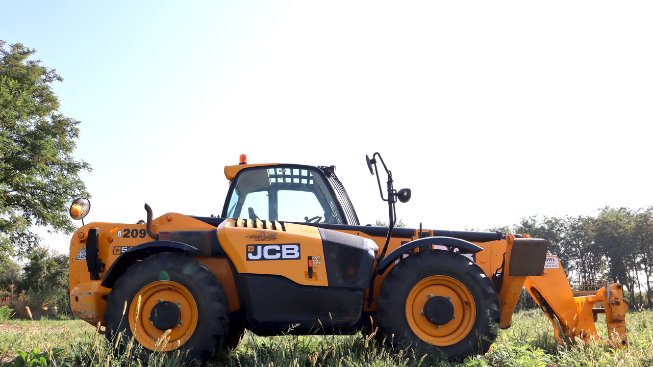 JCB 540-140 - Teleskooppikuormaaja: kuva JCB 540-140 - Teleskooppikuormaaja JCB 540-140 - Teleskooppikuormaaja: kuva JCB 540-140 - Teleskooppikuormaaja