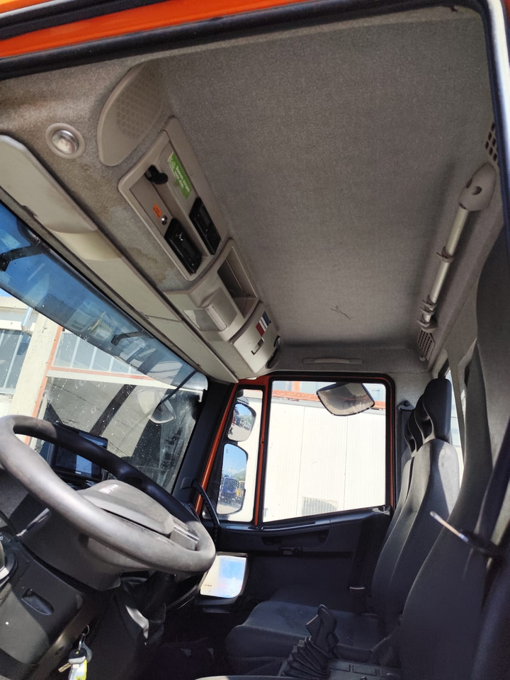 IVECO EUROCARGO 120-190L - Kuorma-auto alusta: kuva IVECO EUROCARGO 120-190L - Kuorma-auto alusta IVECO EUROCARGO 120-190L - Kuorma-auto alusta: kuva IVECO EUROCARGO 120-190L - Kuorma-auto alusta