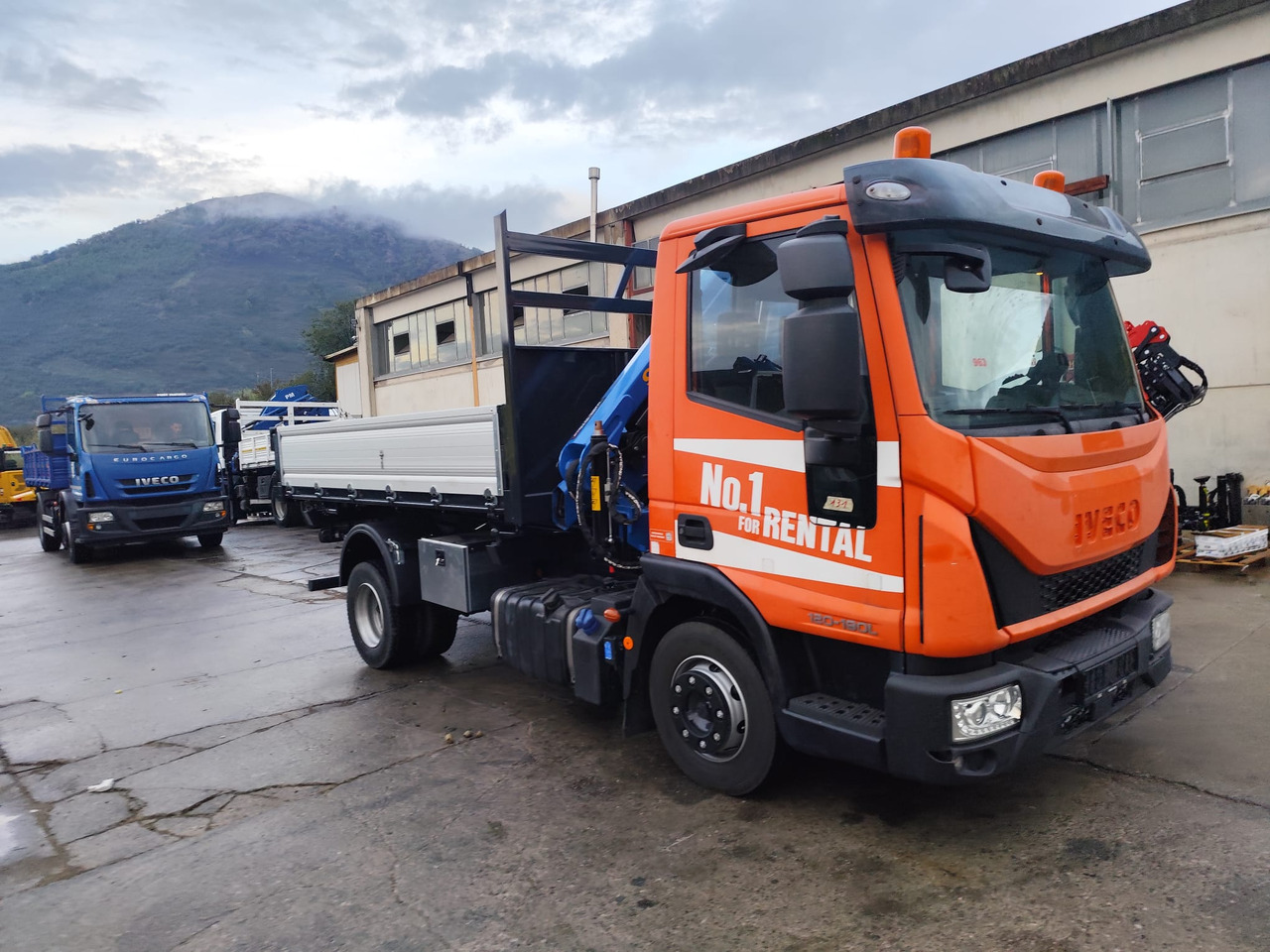 Nosturiauto, Kippiauto kuorma-auto IVECO EUROCARGO 120-90L: kuva Nosturiauto, Kippiauto kuorma-auto IVECO EUROCARGO 120-90L Nosturiauto, Kippiauto kuorma-auto IVECO EUROCARGO 120-90L: kuva Nosturiauto, Kippiauto kuorma-auto IVECO EUROCARGO 120-90L