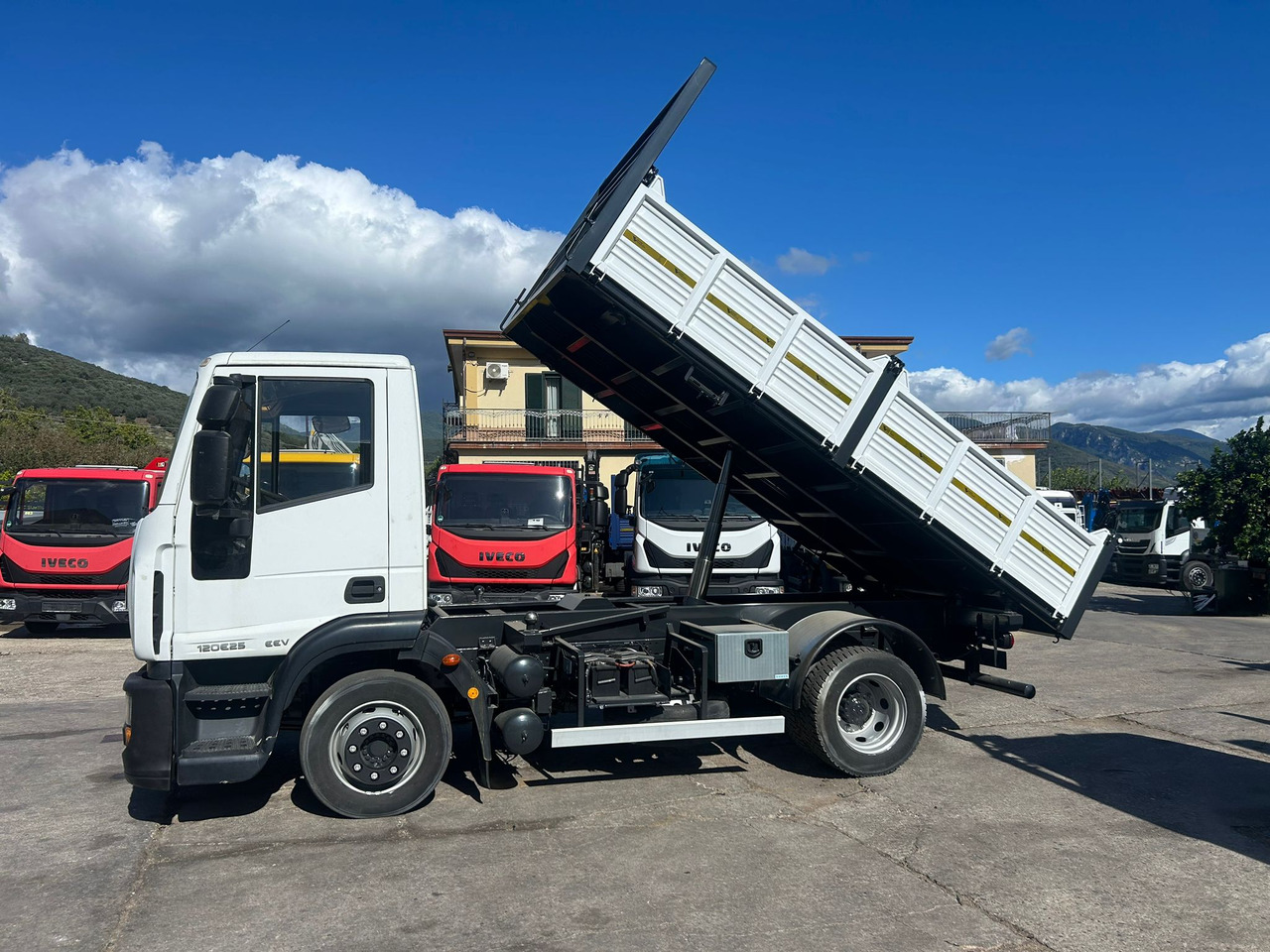 IVECO EUROCARGO 120E25 - Kippiauto kuorma-auto: kuva IVECO EUROCARGO 120E25 - Kippiauto kuorma-auto IVECO EUROCARGO 120E25 - Kippiauto kuorma-auto: kuva IVECO EUROCARGO 120E25 - Kippiauto kuorma-auto