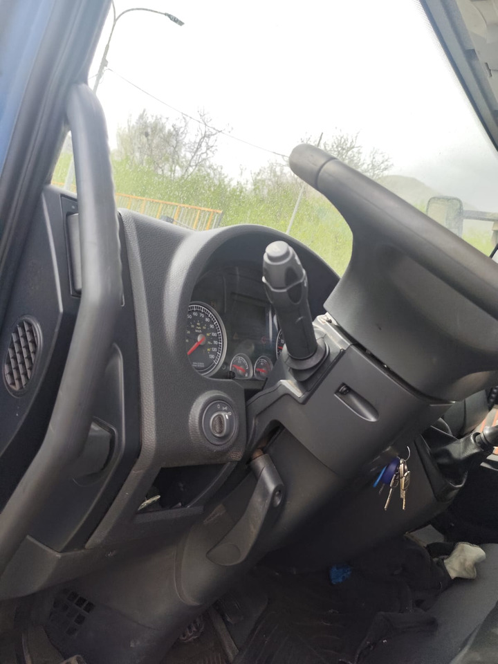 IVECO EUROCARGO 140E25 - Kuorma-auto alusta: kuva IVECO EUROCARGO 140E25 - Kuorma-auto alusta IVECO EUROCARGO 140E25 - Kuorma-auto alusta: kuva IVECO EUROCARGO 140E25 - Kuorma-auto alusta