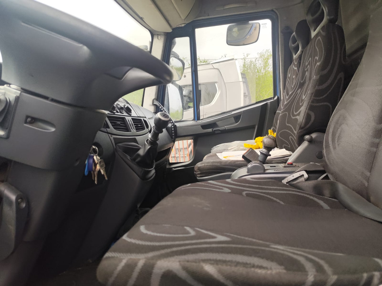 IVECO EUROCARGO 140E25 - Kuorma-auto alusta: kuva IVECO EUROCARGO 140E25 - Kuorma-auto alusta IVECO EUROCARGO 140E25 - Kuorma-auto alusta: kuva IVECO EUROCARGO 140E25 - Kuorma-auto alusta