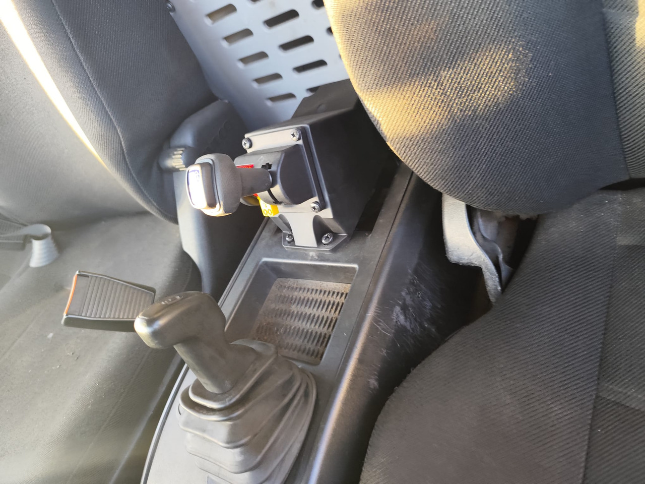 Nosturiauto, Kippiauto kuorma-auto IVECO EUROCARGO 160-250: kuva Nosturiauto, Kippiauto kuorma-auto IVECO EUROCARGO 160-250 Nosturiauto, Kippiauto kuorma-auto IVECO EUROCARGO 160-250: kuva Nosturiauto, Kippiauto kuorma-auto IVECO EUROCARGO 160-250