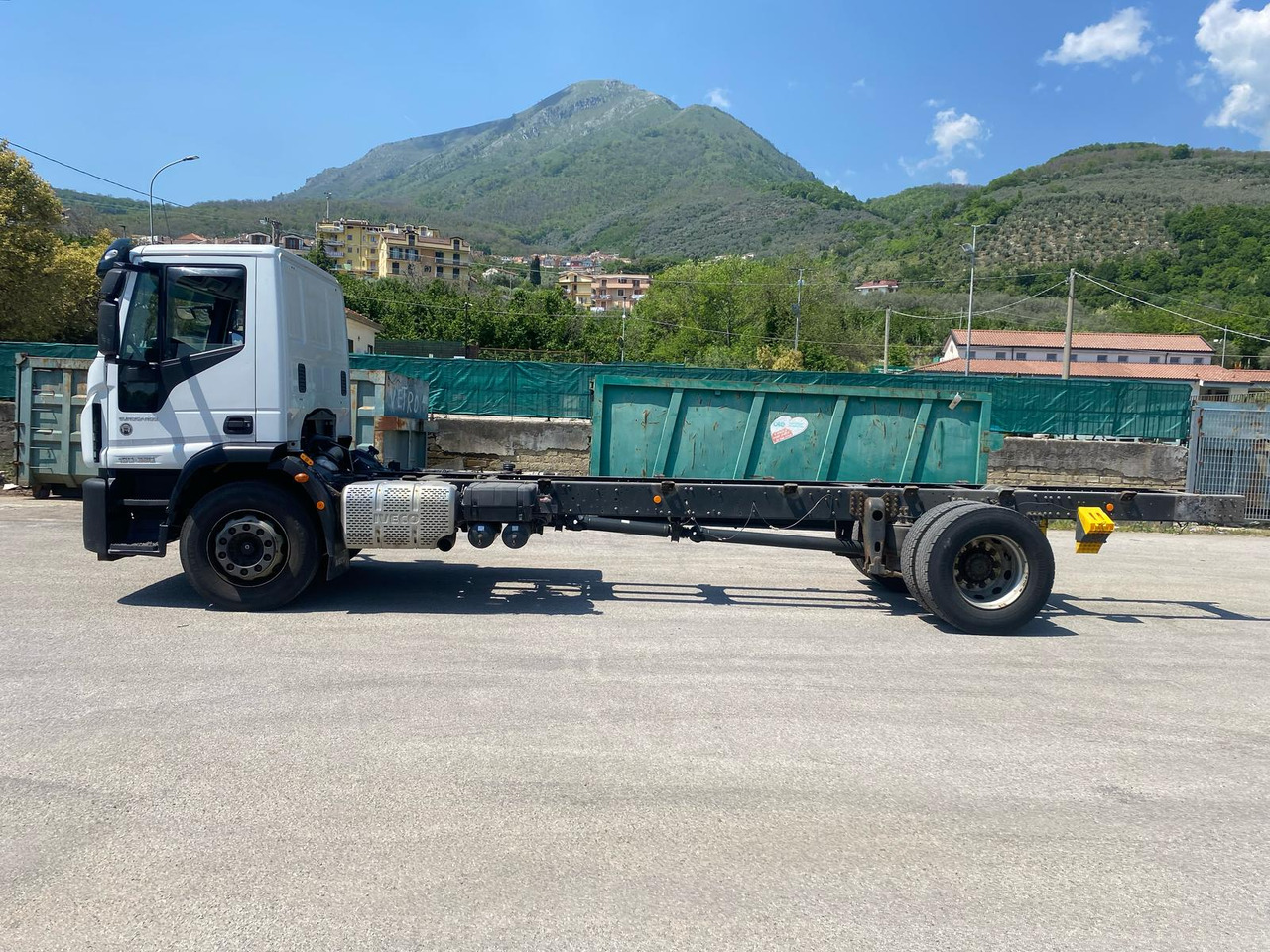 IVECO EUROCARGO 180-320 - Kuorma-auto alusta: kuva IVECO EUROCARGO 180-320 - Kuorma-auto alusta IVECO EUROCARGO 180-320 - Kuorma-auto alusta: kuva IVECO EUROCARGO 180-320 - Kuorma-auto alusta