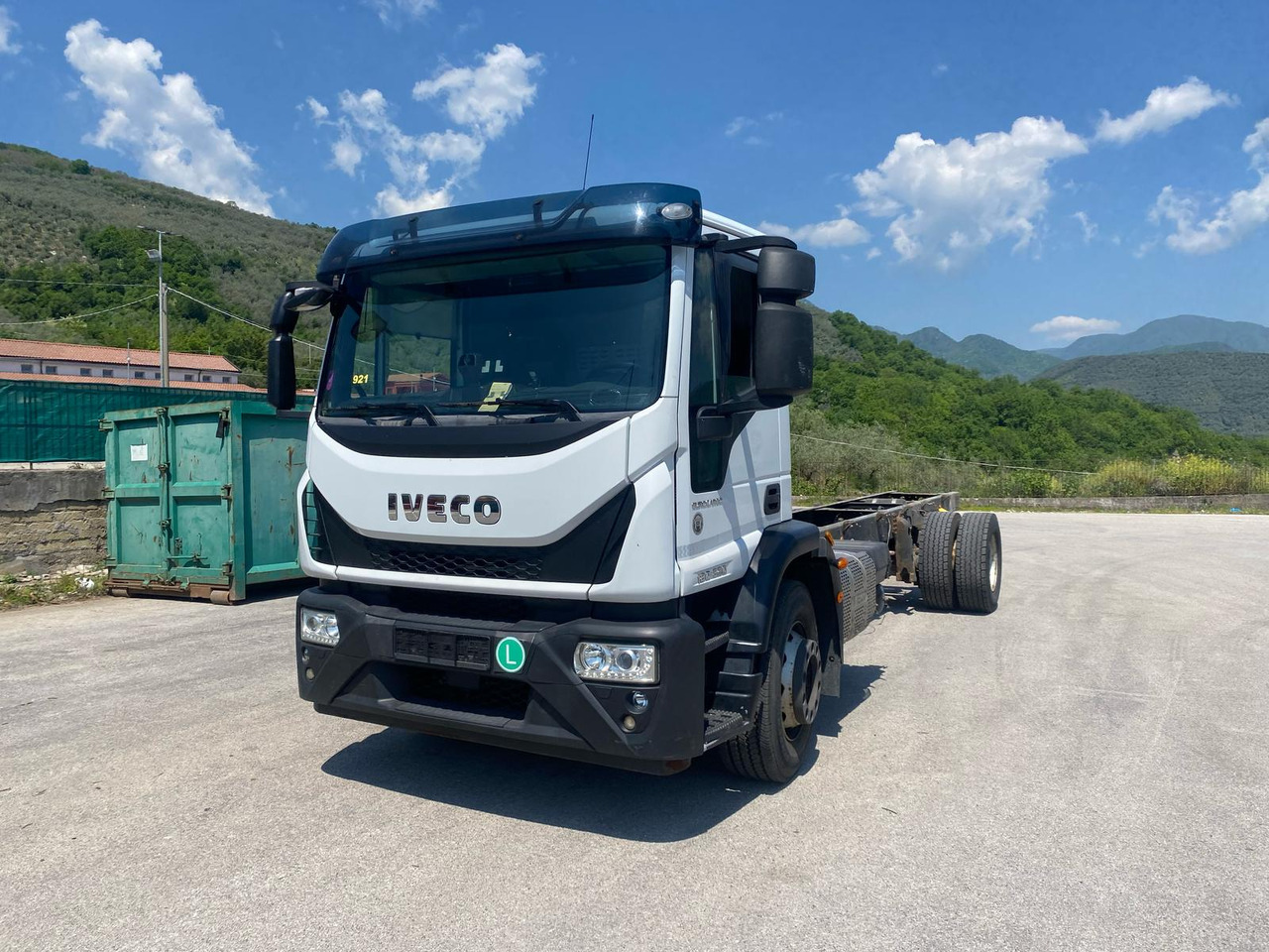 Kuorma-auto alusta IVECO EUROCARGO 180-320: kuva Kuorma-auto alusta IVECO EUROCARGO 180-320