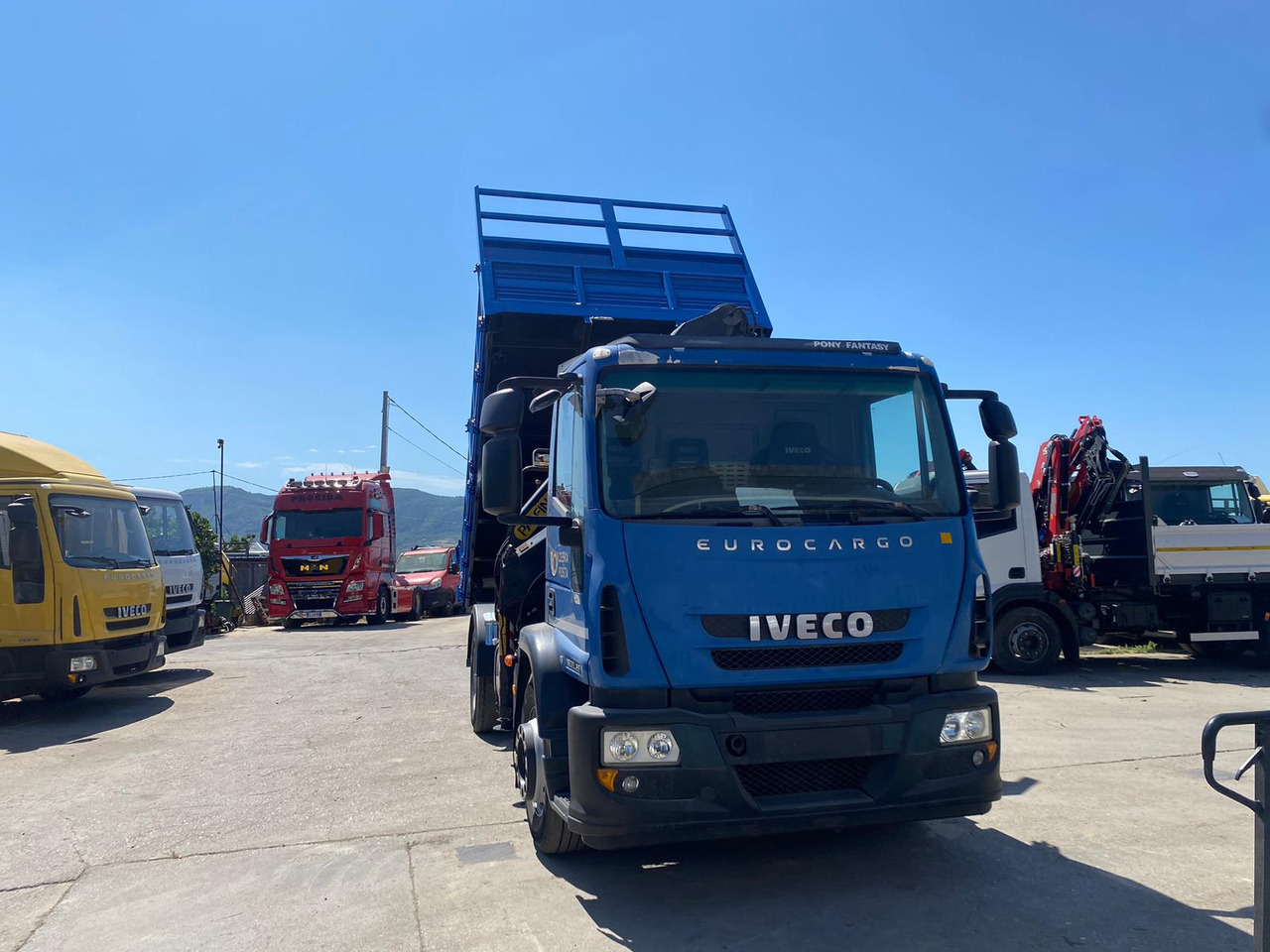 Nosturiauto, Kippiauto kuorma-auto IVECO EUROCARGO 190EL28: kuva Nosturiauto, Kippiauto kuorma-auto IVECO EUROCARGO 190EL28 Nosturiauto, Kippiauto kuorma-auto IVECO EUROCARGO 190EL28: kuva Nosturiauto, Kippiauto kuorma-auto IVECO EUROCARGO 190EL28