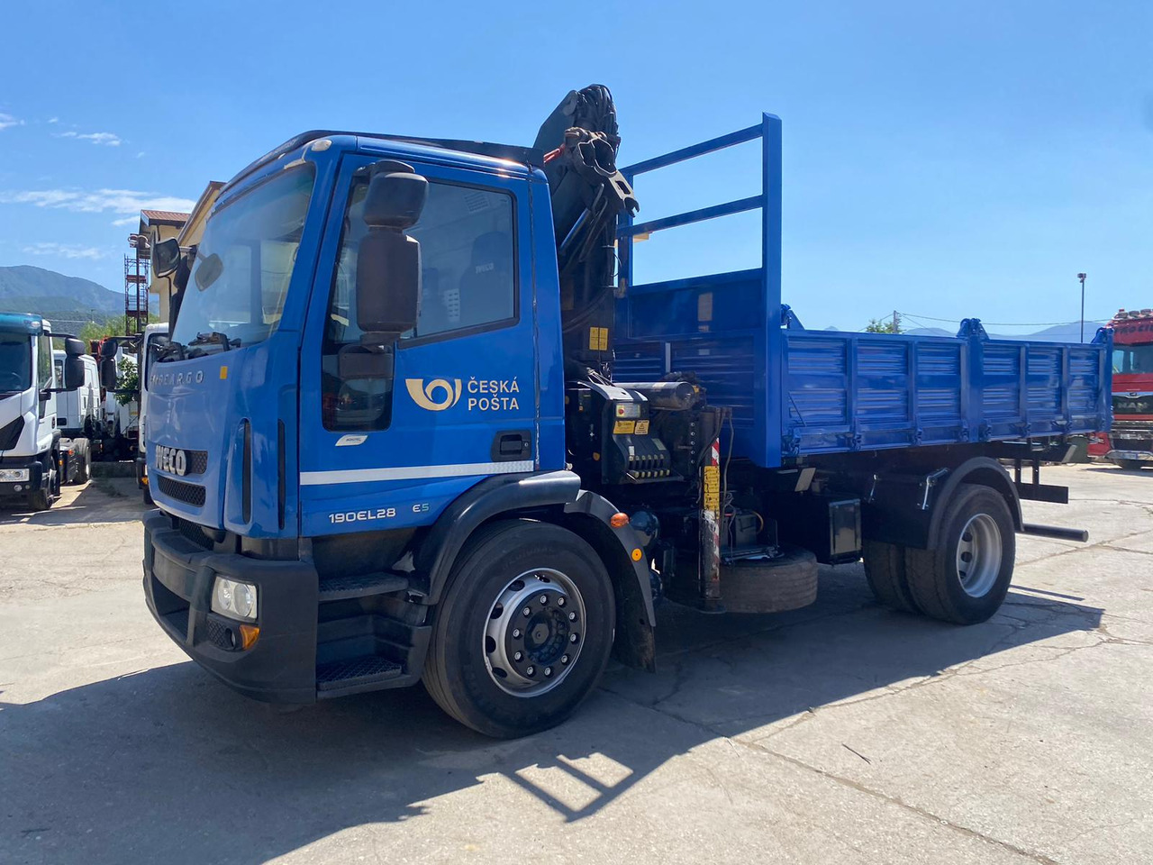 Nosturiauto, Kippiauto kuorma-auto IVECO EUROCARGO 190EL28: kuva Nosturiauto, Kippiauto kuorma-auto IVECO EUROCARGO 190EL28 Nosturiauto, Kippiauto kuorma-auto IVECO EUROCARGO 190EL28: kuva Nosturiauto, Kippiauto kuorma-auto IVECO EUROCARGO 190EL28