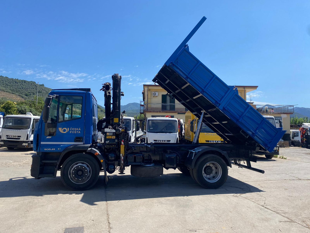 Nosturiauto, Kippiauto kuorma-auto IVECO EUROCARGO 190EL28: kuva Nosturiauto, Kippiauto kuorma-auto IVECO EUROCARGO 190EL28 Nosturiauto, Kippiauto kuorma-auto IVECO EUROCARGO 190EL28: kuva Nosturiauto, Kippiauto kuorma-auto IVECO EUROCARGO 190EL28