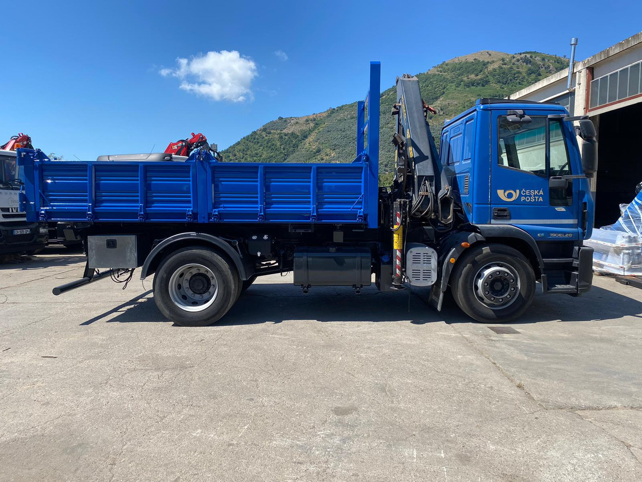 Nosturiauto, Kippiauto kuorma-auto IVECO EUROCARGO 190EL28: kuva Nosturiauto, Kippiauto kuorma-auto IVECO EUROCARGO 190EL28 Nosturiauto, Kippiauto kuorma-auto IVECO EUROCARGO 190EL28: kuva Nosturiauto, Kippiauto kuorma-auto IVECO EUROCARGO 190EL28