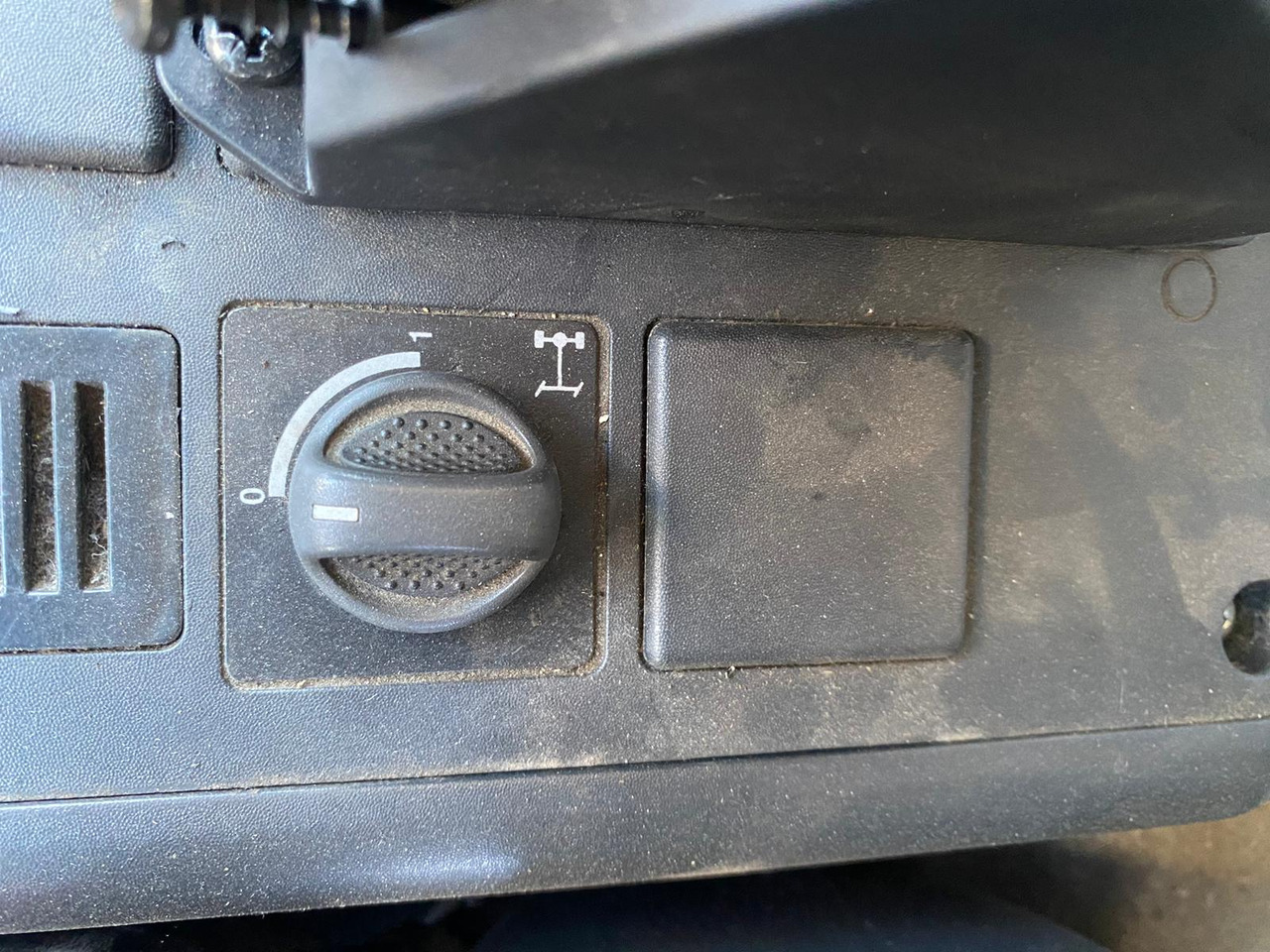 Nosturiauto, Kippiauto kuorma-auto IVECO EUROCARGO 190EL28: kuva Nosturiauto, Kippiauto kuorma-auto IVECO EUROCARGO 190EL28 Nosturiauto, Kippiauto kuorma-auto IVECO EUROCARGO 190EL28: kuva Nosturiauto, Kippiauto kuorma-auto IVECO EUROCARGO 190EL28