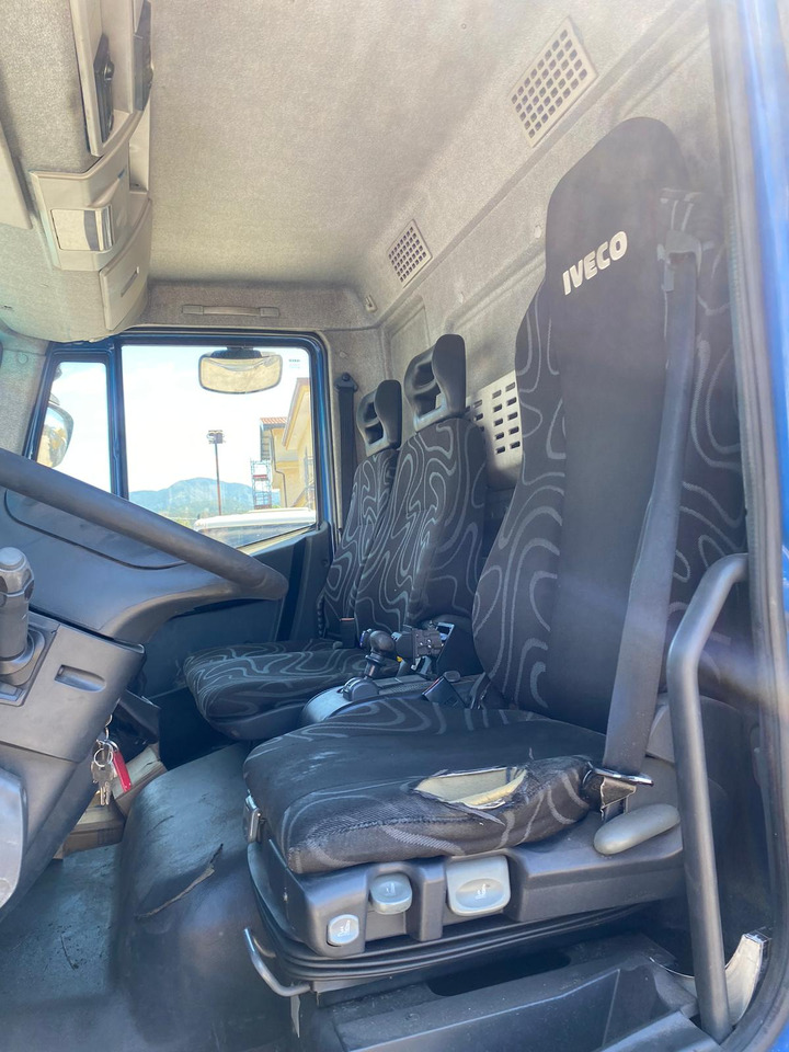 Nosturiauto, Kippiauto kuorma-auto IVECO EUROCARGO 190EL28: kuva Nosturiauto, Kippiauto kuorma-auto IVECO EUROCARGO 190EL28 Nosturiauto, Kippiauto kuorma-auto IVECO EUROCARGO 190EL28: kuva Nosturiauto, Kippiauto kuorma-auto IVECO EUROCARGO 190EL28