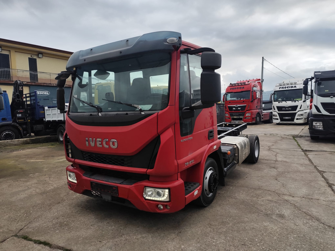 IVECO EUROCARGO 75-210 - Kuorma-auto alusta: kuva IVECO EUROCARGO 75-210 - Kuorma-auto alusta IVECO EUROCARGO 75-210 - Kuorma-auto alusta: kuva IVECO EUROCARGO 75-210 - Kuorma-auto alusta