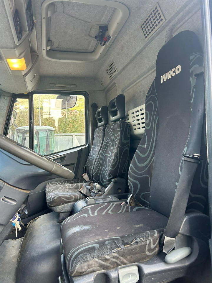 IVECO EUROCARGO 80E18 - Nosturiauto, Kippiauto kuorma-auto: kuva IVECO EUROCARGO 80E18 - Nosturiauto, Kippiauto kuorma-auto IVECO EUROCARGO 80E18 - Nosturiauto, Kippiauto kuorma-auto: kuva IVECO EUROCARGO 80E18 - Nosturiauto, Kippiauto kuorma-auto