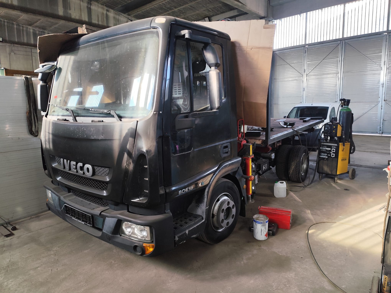 IVECO EUROCARGO 80E18 - Nosturiauto, Kippiauto kuorma-auto: kuva IVECO EUROCARGO 80E18 - Nosturiauto, Kippiauto kuorma-auto IVECO EUROCARGO 80E18 - Nosturiauto, Kippiauto kuorma-auto: kuva IVECO EUROCARGO 80E18 - Nosturiauto, Kippiauto kuorma-auto