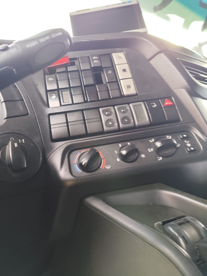 IVECO STRALIS 190S31 - Koukkulava kuorma-auto: kuva IVECO STRALIS 190S31 - Koukkulava kuorma-auto IVECO STRALIS 190S31 - Koukkulava kuorma-auto: kuva IVECO STRALIS 190S31 - Koukkulava kuorma-auto