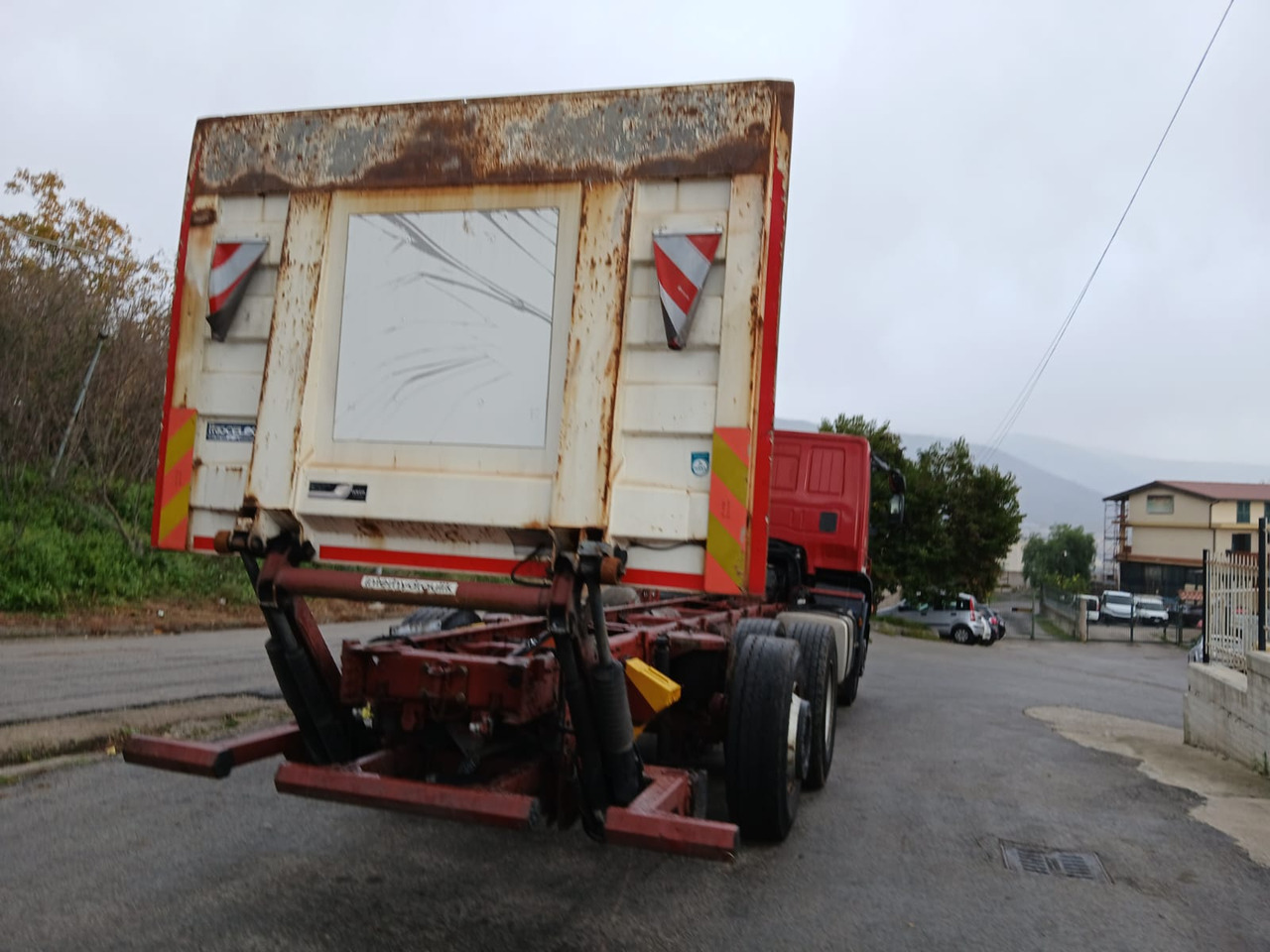 Kuorma-auto alusta IVECO STRALIS AD 260S31: kuva Kuorma-auto alusta IVECO STRALIS AD 260S31