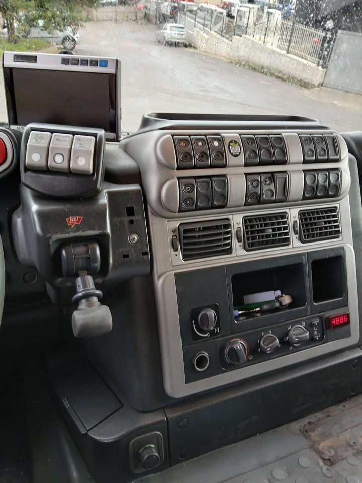 IVECO STRALIS AD 260S31 - Kuorma-auto alusta: kuva IVECO STRALIS AD 260S31 - Kuorma-auto alusta IVECO STRALIS AD 260S31 - Kuorma-auto alusta: kuva IVECO STRALIS AD 260S31 - Kuorma-auto alusta