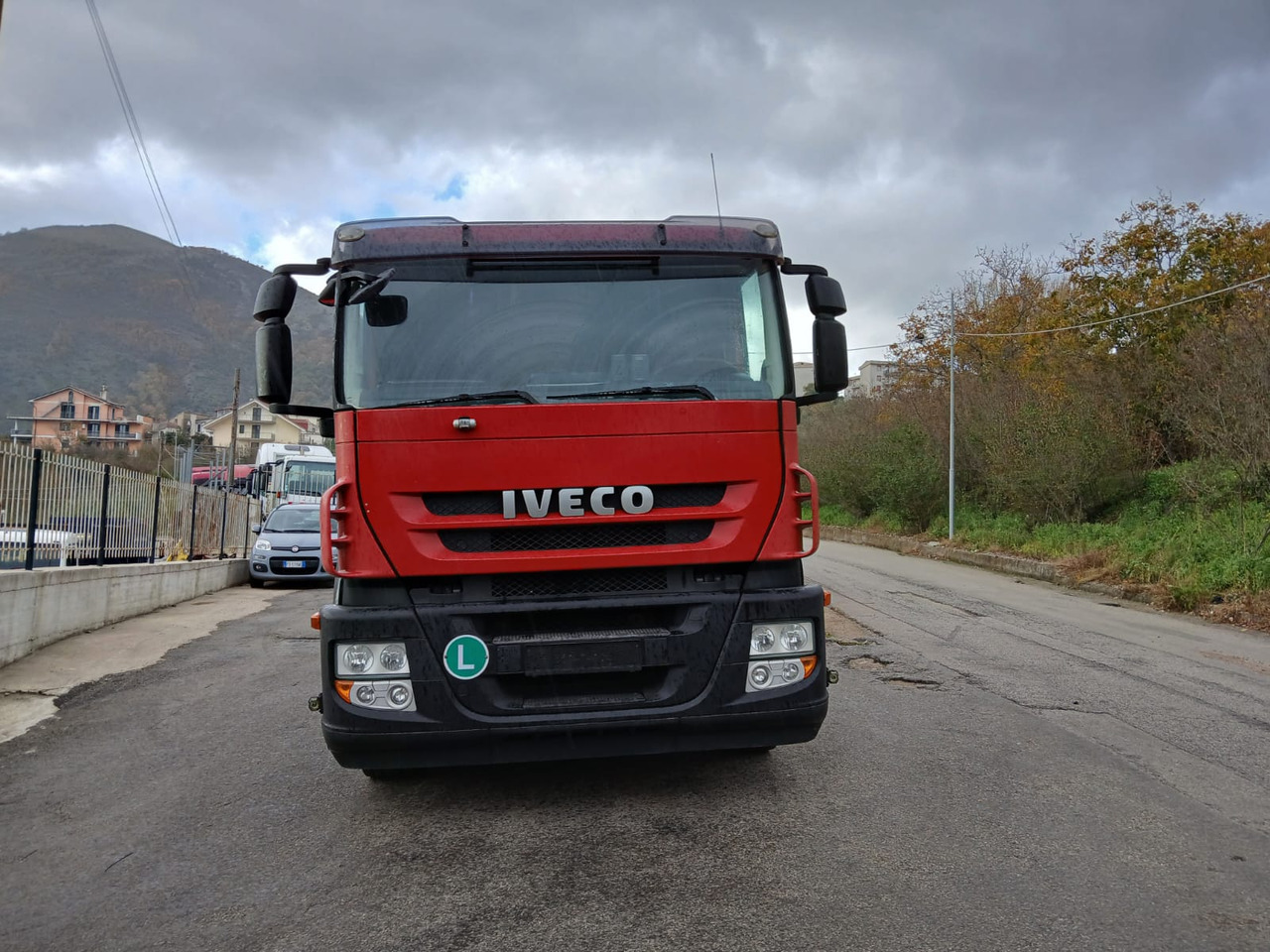 Kuorma-auto alusta IVECO STRALIS AD 260S31: kuva Kuorma-auto alusta IVECO STRALIS AD 260S31