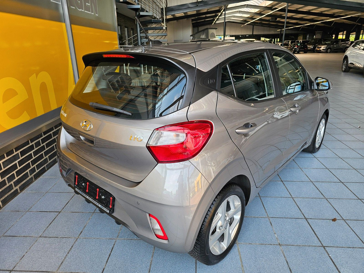 Hyundai i10 Trend AUTOMATIK SHZ PDC LenkrHzg DAB Spurhal - Henkilöauto: kuva Hyundai i10 Trend AUTOMATIK SHZ PDC LenkrHzg DAB Spurhal - Henkilöauto Hyundai i10 Trend AUTOMATIK SHZ PDC LenkrHzg DAB Spurhal - Henkilöauto: kuva Hyundai i10 Trend AUTOMATIK SHZ PDC LenkrHzg DAB Spurhal - Henkilöauto