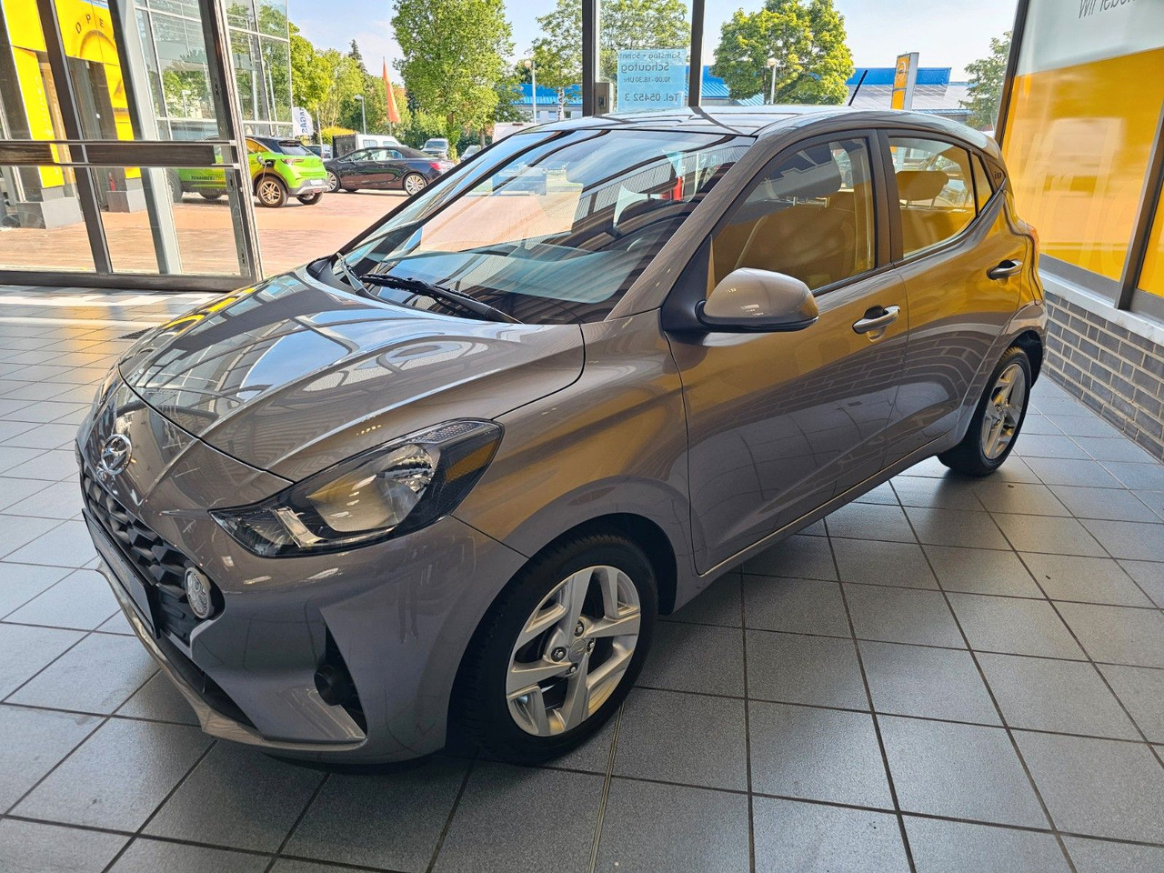 Hyundai i10 Trend AUTOMATIK SHZ PDC LenkrHzg DAB Spurhal - Henkilöauto: kuva Hyundai i10 Trend AUTOMATIK SHZ PDC LenkrHzg DAB Spurhal - Henkilöauto Hyundai i10 Trend AUTOMATIK SHZ PDC LenkrHzg DAB Spurhal - Henkilöauto: kuva Hyundai i10 Trend AUTOMATIK SHZ PDC LenkrHzg DAB Spurhal - Henkilöauto