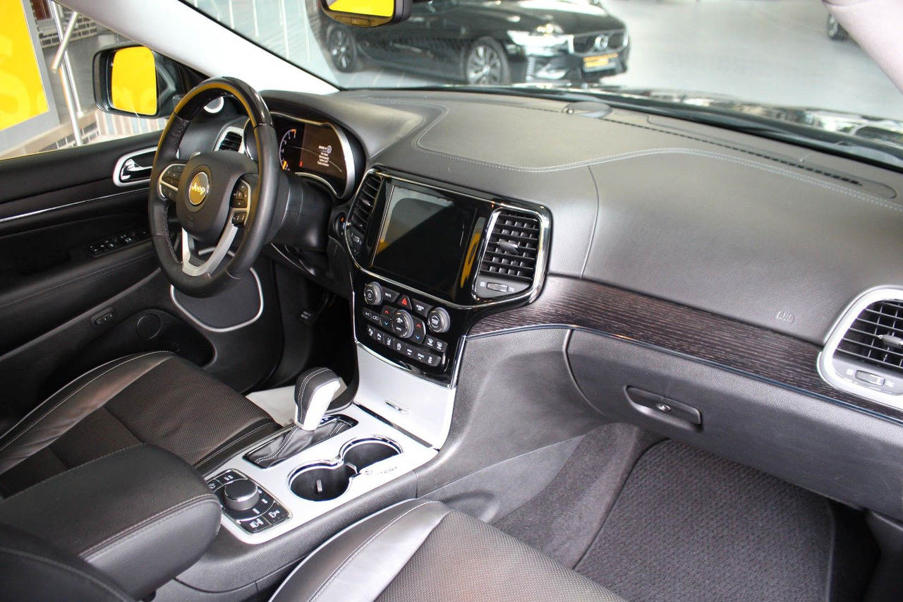 Jeep Grand Cherokee 3.0 CRD Summit H&K Pano DVD ACC - Maasturi/ Katumaasturi: kuva Jeep Grand Cherokee 3.0 CRD Summit H&K Pano DVD ACC - Maasturi/ Katumaasturi Jeep Grand Cherokee 3.0 CRD Summit H&K Pano DVD ACC - Maasturi/ Katumaasturi: kuva Jeep Grand Cherokee 3.0 CRD Summit H&K Pano DVD ACC - Maasturi/ Katumaasturi