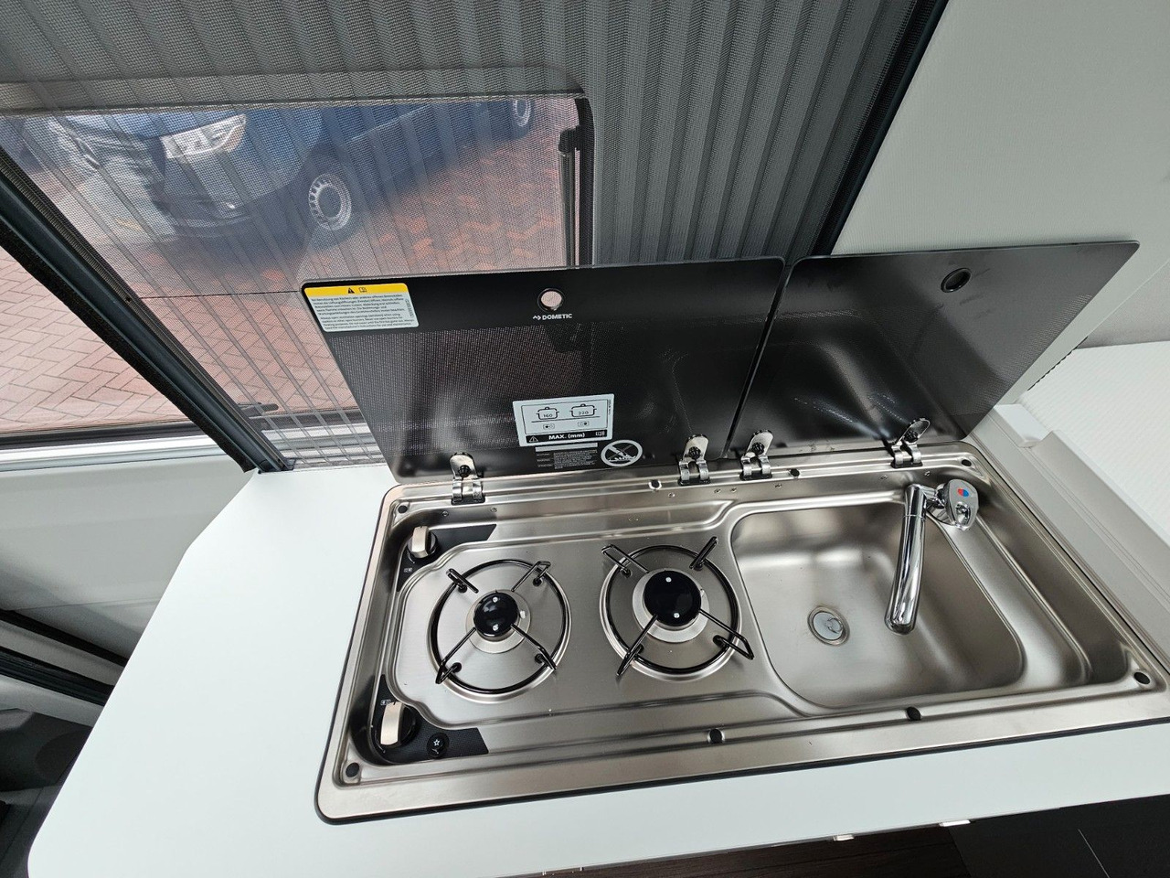 Matkailuauto Volkswagen Crafter Grand California 600 Solar LED AHK ACC: kuva Matkailuauto Volkswagen Crafter Grand California 600 Solar LED AHK ACC