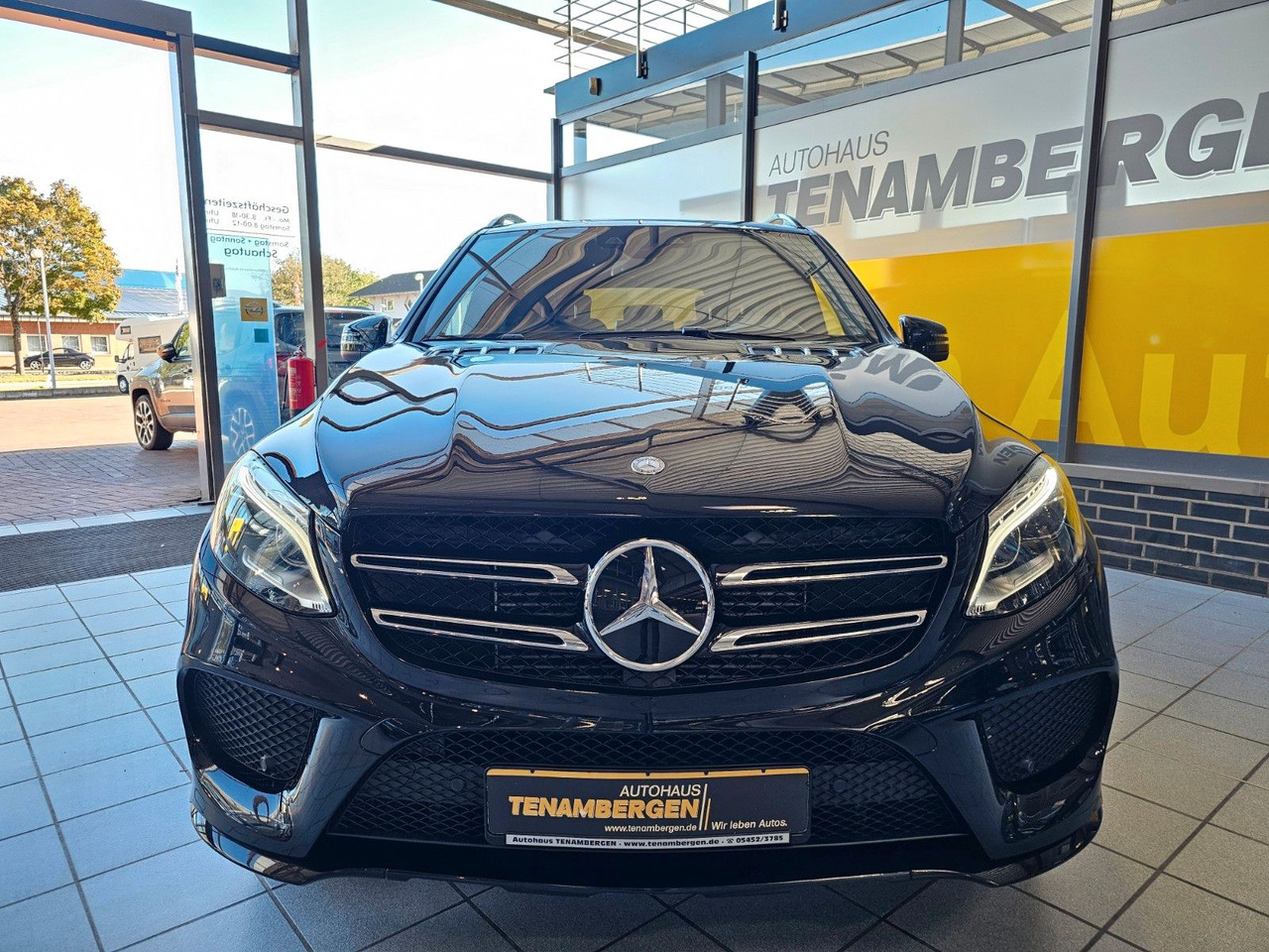 Mercedes-Benz GLE 350 d 4Matic AMG Line - Maasturi/ Katumaasturi: kuva Mercedes-Benz GLE 350 d 4Matic AMG Line - Maasturi/ Katumaasturi Mercedes-Benz GLE 350 d 4Matic AMG Line - Maasturi/ Katumaasturi: kuva Mercedes-Benz GLE 350 d 4Matic AMG Line - Maasturi/ Katumaasturi