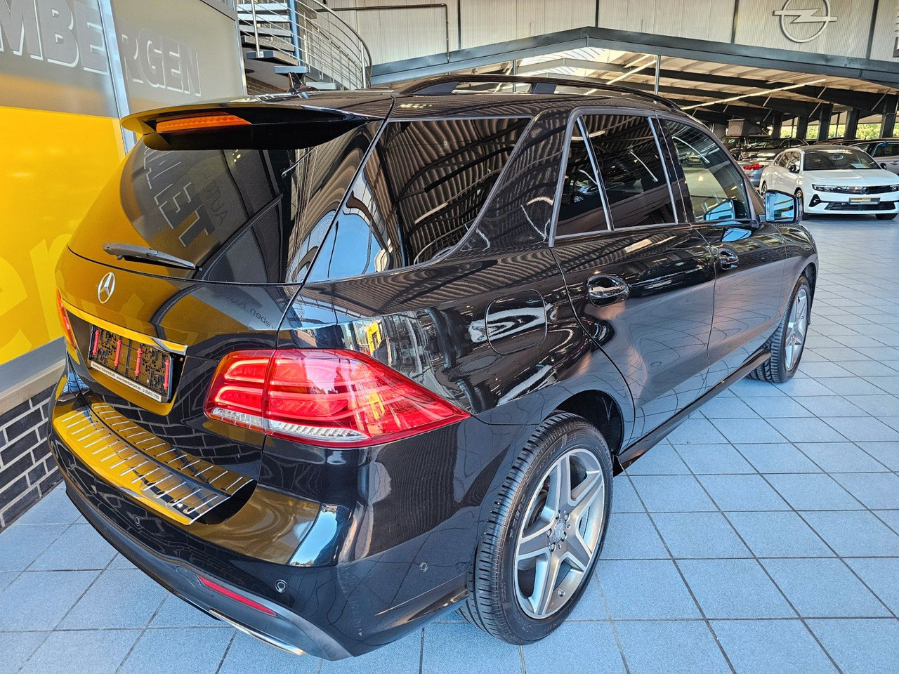 Mercedes-Benz GLE 350 d 4Matic AMG Line - Maasturi/ Katumaasturi: kuva Mercedes-Benz GLE 350 d 4Matic AMG Line - Maasturi/ Katumaasturi Mercedes-Benz GLE 350 d 4Matic AMG Line - Maasturi/ Katumaasturi: kuva Mercedes-Benz GLE 350 d 4Matic AMG Line - Maasturi/ Katumaasturi