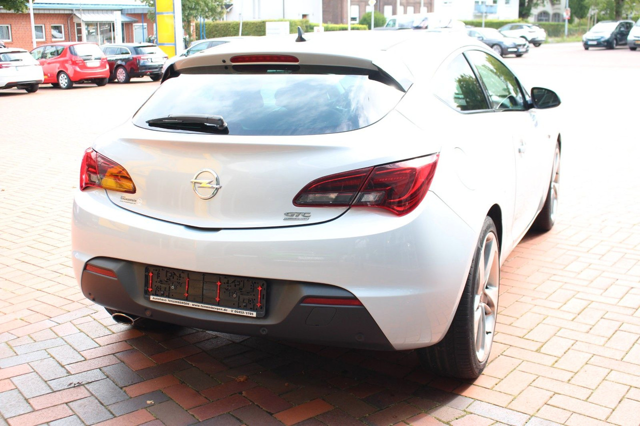 Opel Astra J GTC Innovation - Henkilöauto: kuva Opel Astra J GTC Innovation - Henkilöauto Opel Astra J GTC Innovation - Henkilöauto: kuva Opel Astra J GTC Innovation - Henkilöauto