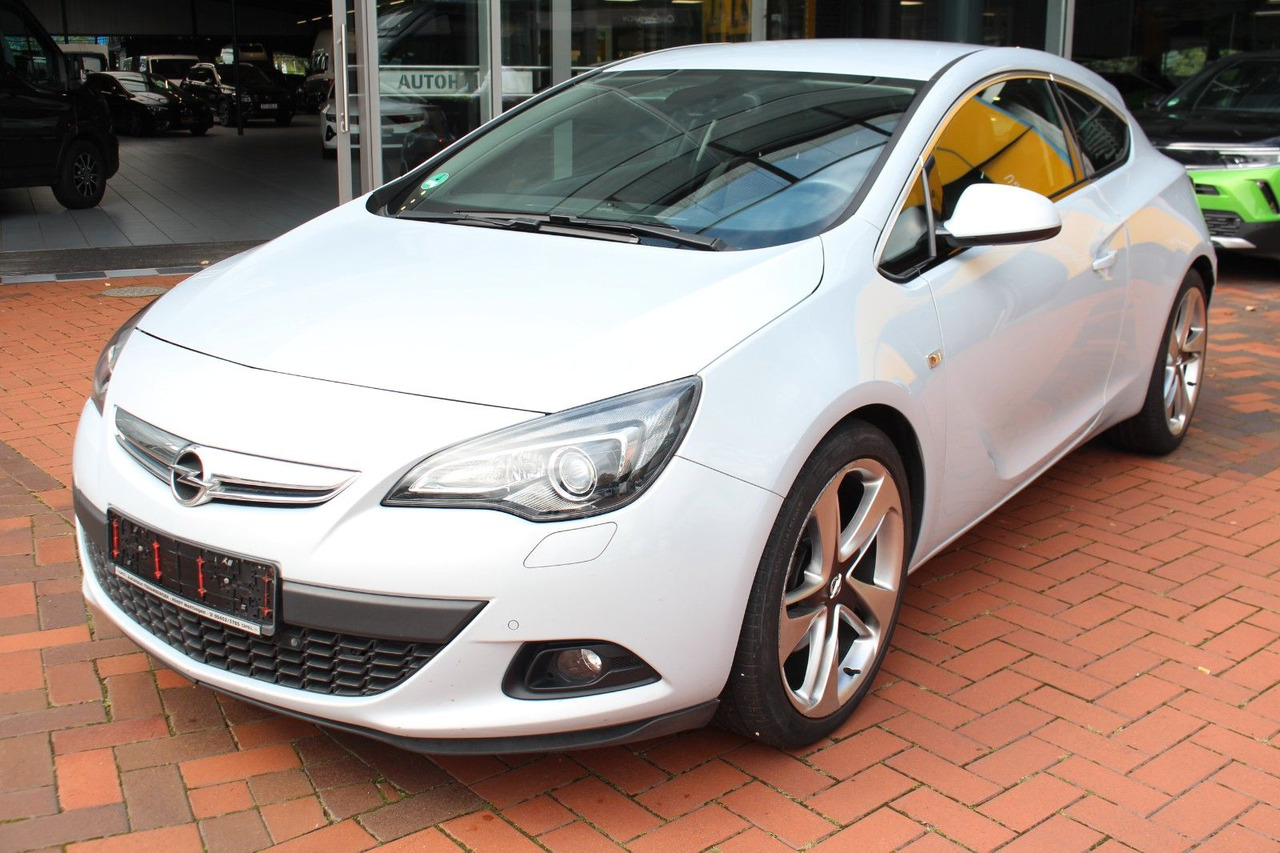 Opel Astra J GTC Innovation - Henkilöauto: kuva Opel Astra J GTC Innovation - Henkilöauto Opel Astra J GTC Innovation - Henkilöauto: kuva Opel Astra J GTC Innovation - Henkilöauto