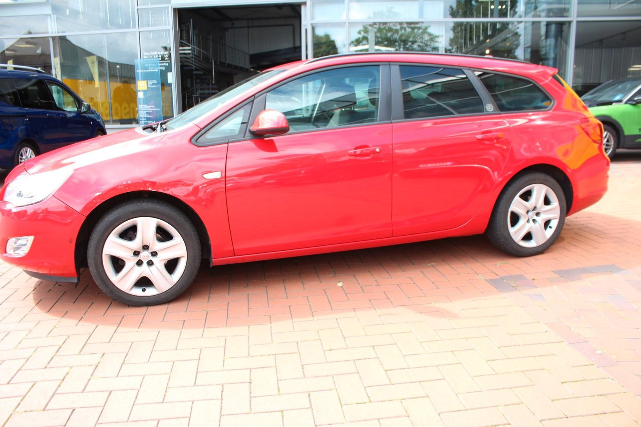 Opel Astra J Sports Tourer Design Edition - Farmari: kuva Opel Astra J Sports Tourer Design Edition - Farmari Opel Astra J Sports Tourer Design Edition - Farmari: kuva Opel Astra J Sports Tourer Design Edition - Farmari