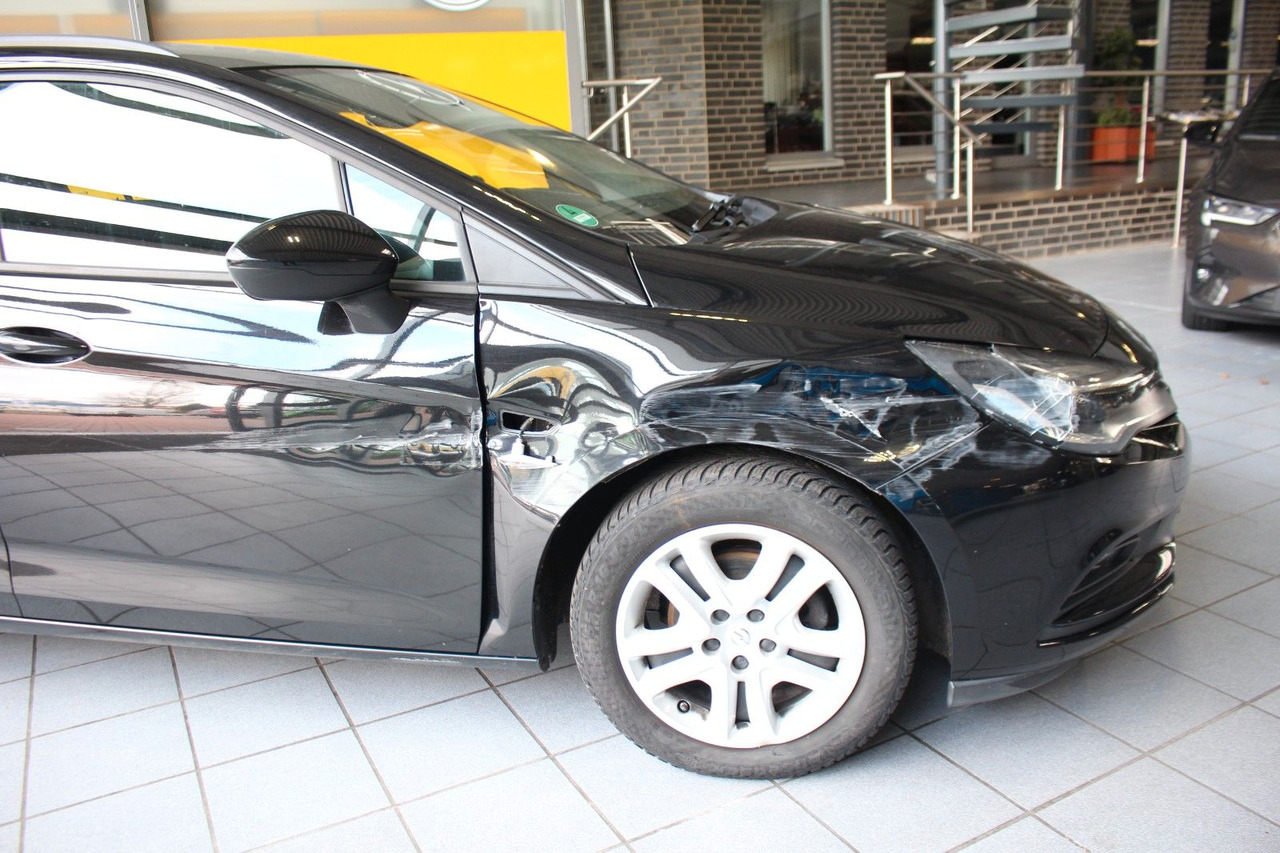 Opel Astra K Sports Tourer Edition AHK Navi - Farmari: kuva Opel Astra K Sports Tourer Edition AHK Navi - Farmari Opel Astra K Sports Tourer Edition AHK Navi - Farmari: kuva Opel Astra K Sports Tourer Edition AHK Navi - Farmari