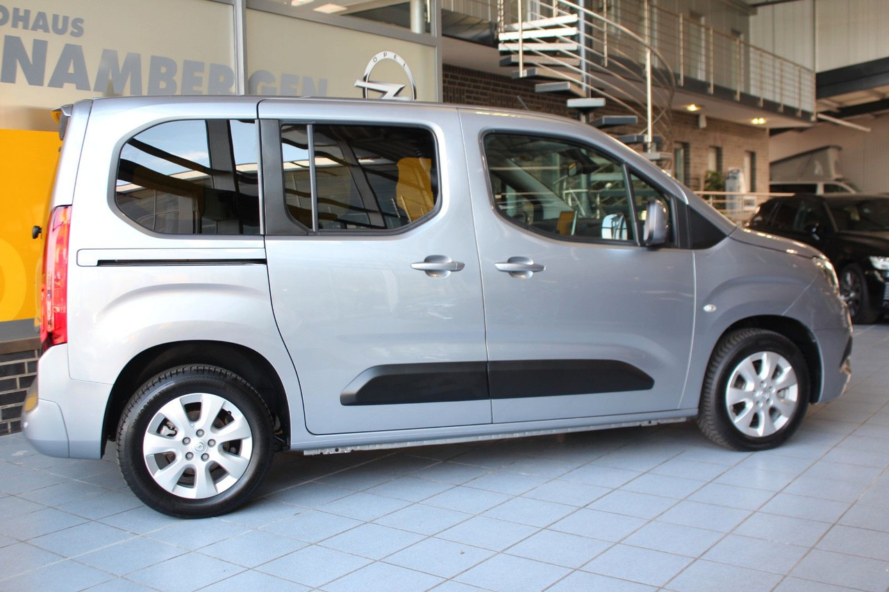 Opel Combo Life E Elegance 180°Kamera Allwetter DAB - Pikkubussi: kuva Opel Combo Life E Elegance 180°Kamera Allwetter DAB - Pikkubussi Opel Combo Life E Elegance 180°Kamera Allwetter DAB - Pikkubussi: kuva Opel Combo Life E Elegance 180°Kamera Allwetter DAB - Pikkubussi