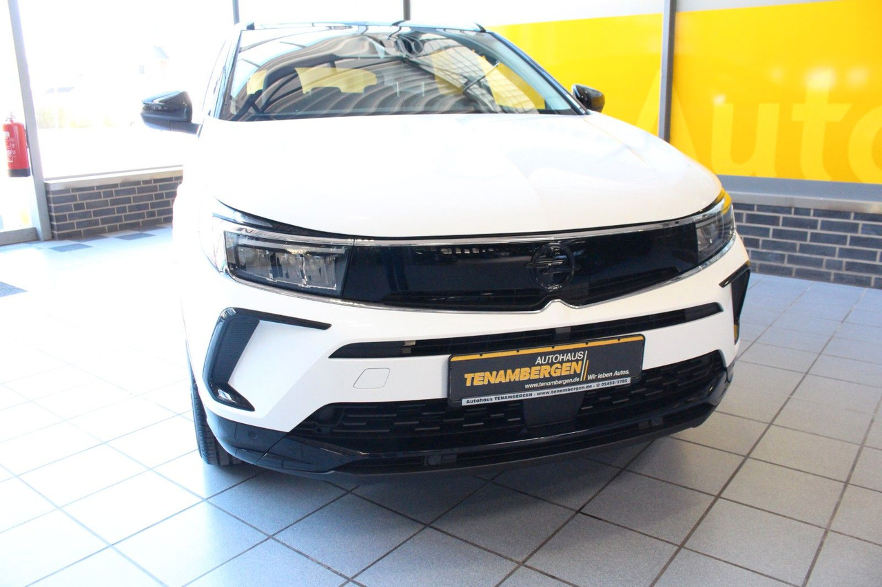Opel Grandland (X) GS Line AT-8 Kamera AGR Navi LED - Maasturi/ Katumaasturi: kuva Opel Grandland (X) GS Line AT-8 Kamera AGR Navi LED - Maasturi/ Katumaasturi Opel Grandland (X) GS Line AT-8 Kamera AGR Navi LED - Maasturi/ Katumaasturi: kuva Opel Grandland (X) GS Line AT-8 Kamera AGR Navi LED - Maasturi/ Katumaasturi