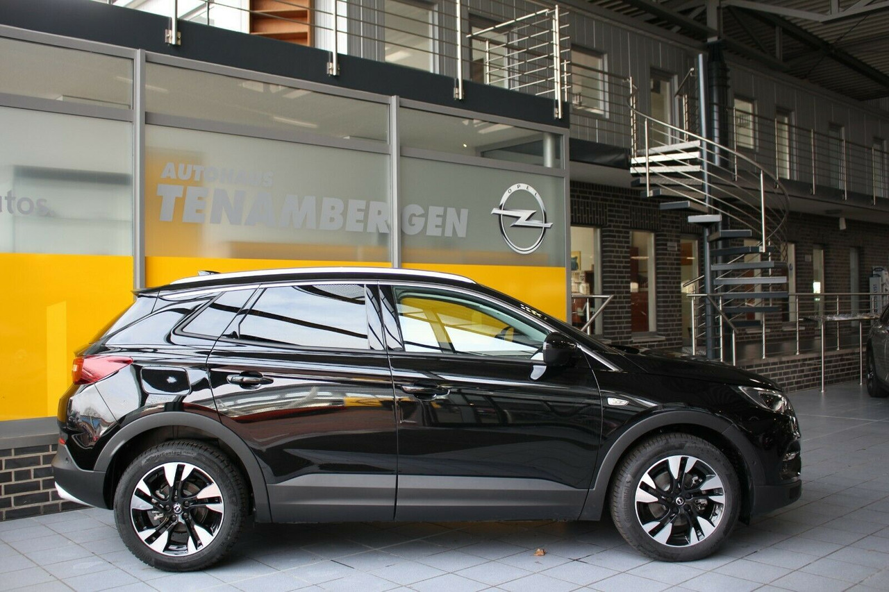 Opel Grandland X Ultimate Leder 360°Kamera DAB - Maasturi/ Katumaasturi: kuva Opel Grandland X Ultimate Leder 360°Kamera DAB - Maasturi/ Katumaasturi Opel Grandland X Ultimate Leder 360°Kamera DAB - Maasturi/ Katumaasturi: kuva Opel Grandland X Ultimate Leder 360°Kamera DAB - Maasturi/ Katumaasturi