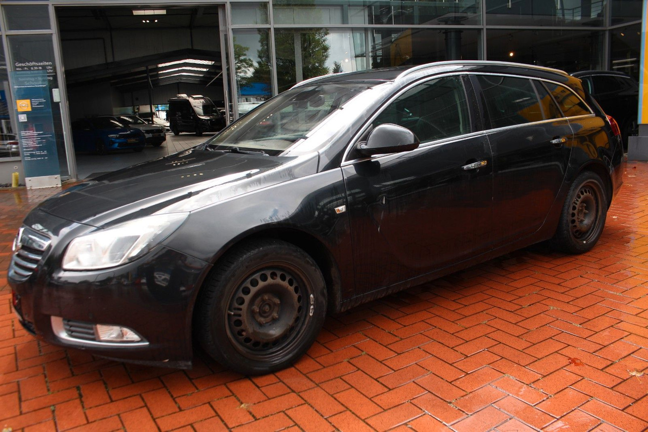 Opel Insignia A Sports Tourer Innovation - Farmari: kuva Opel Insignia A Sports Tourer Innovation - Farmari Opel Insignia A Sports Tourer Innovation - Farmari: kuva Opel Insignia A Sports Tourer Innovation - Farmari