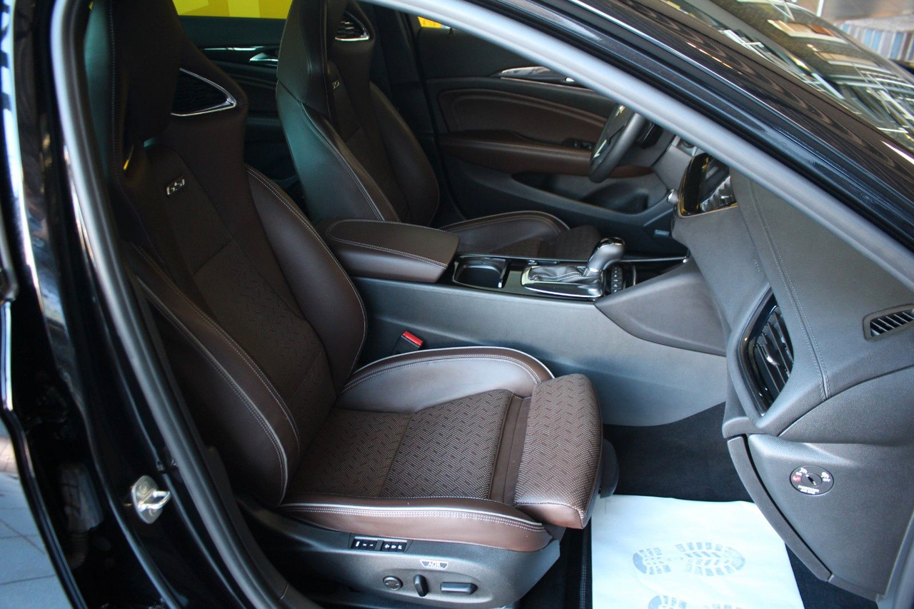 Opel Insignia B Sports Tourer GSi 4x4 Massage Bose - Farmari: kuva Opel Insignia B Sports Tourer GSi 4x4 Massage Bose - Farmari Opel Insignia B Sports Tourer GSi 4x4 Massage Bose - Farmari: kuva Opel Insignia B Sports Tourer GSi 4x4 Massage Bose - Farmari