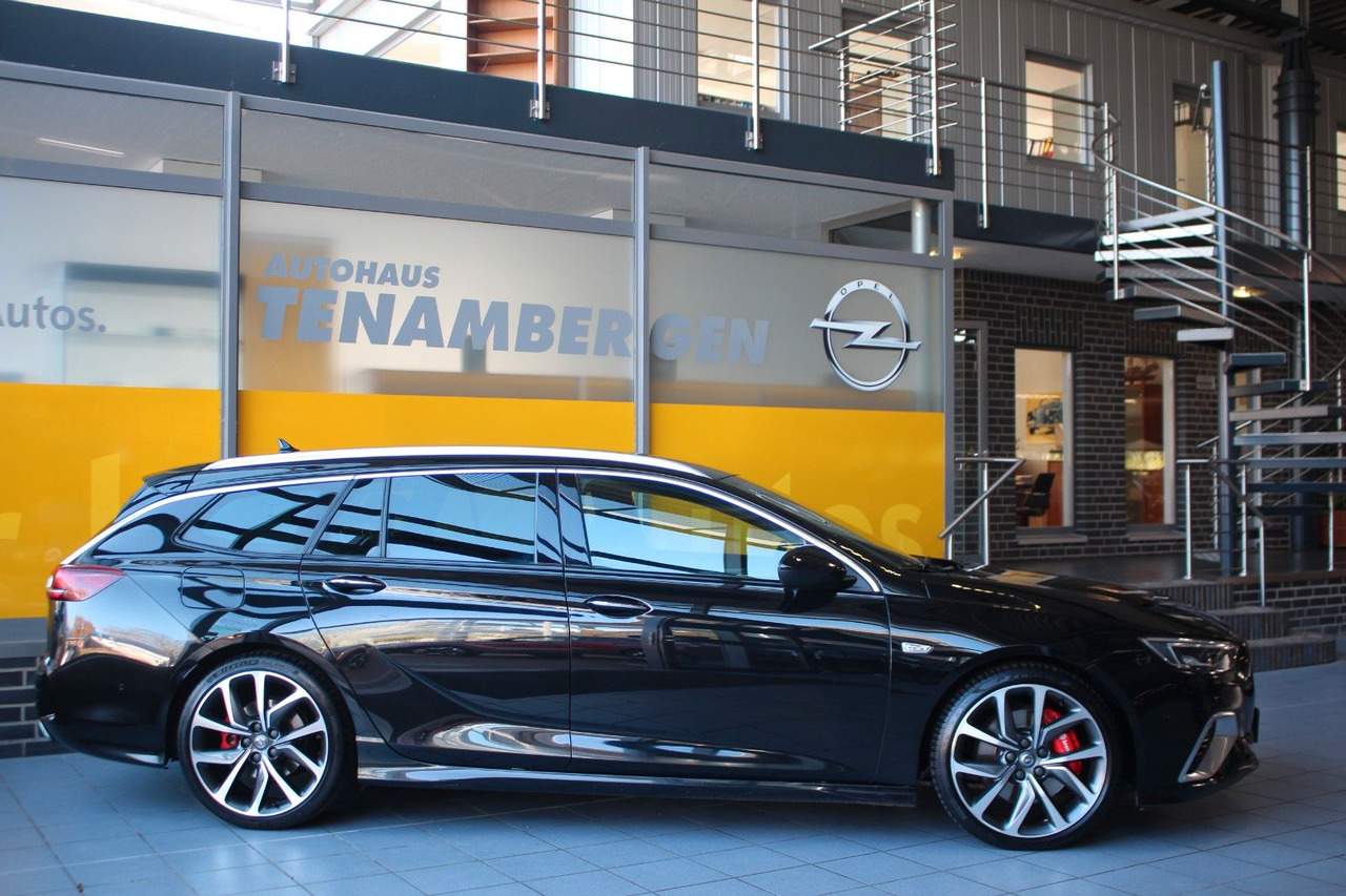 Opel Insignia B Sports Tourer GSi 4x4 Massage Bose - Farmari: kuva Opel Insignia B Sports Tourer GSi 4x4 Massage Bose - Farmari Opel Insignia B Sports Tourer GSi 4x4 Massage Bose - Farmari: kuva Opel Insignia B Sports Tourer GSi 4x4 Massage Bose - Farmari