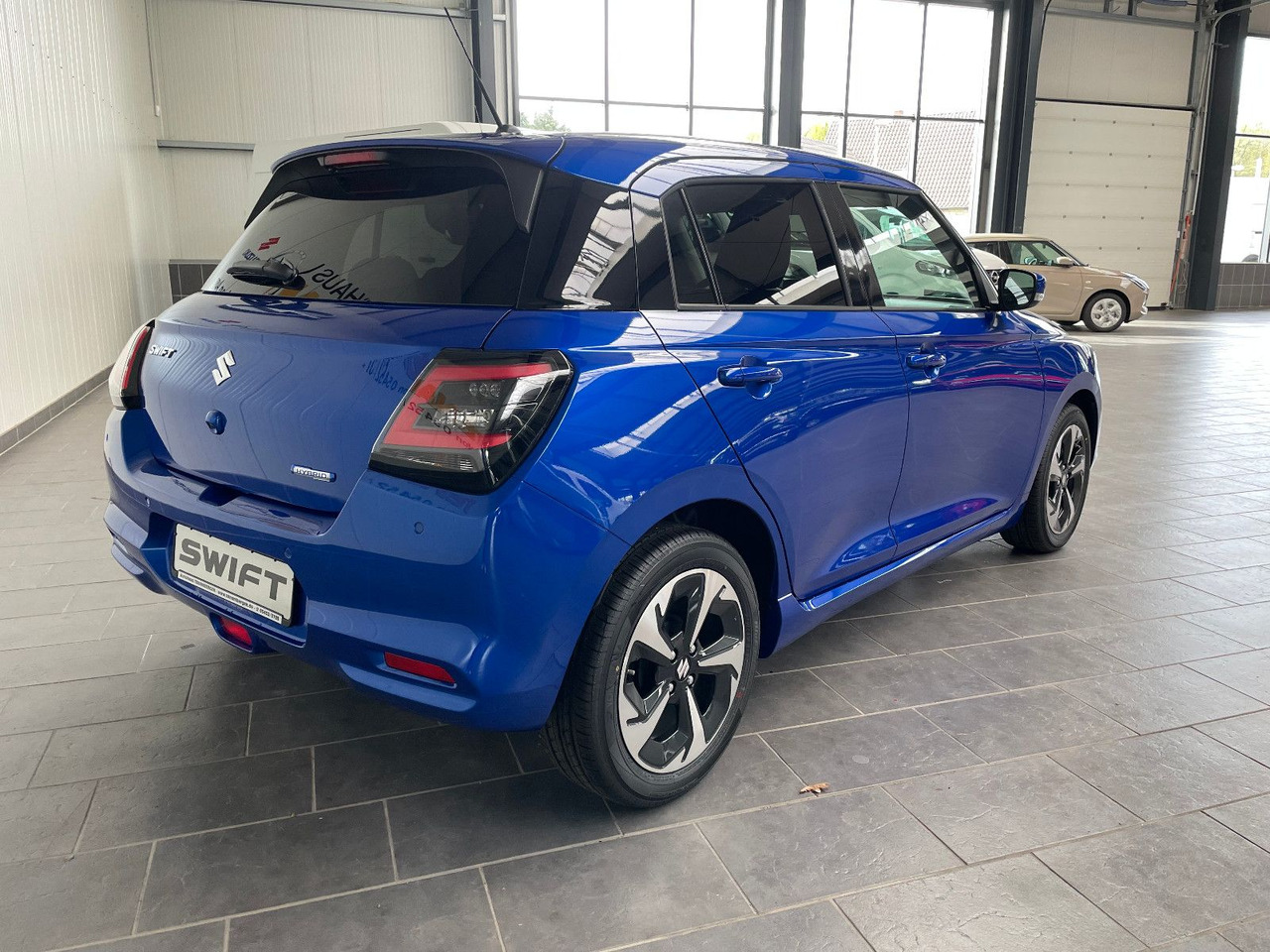 Suzuki Swift 1.2 DUALJET HYBRID Comfort+ - Henkilöauto: kuva Suzuki Swift 1.2 DUALJET HYBRID Comfort+ - Henkilöauto Suzuki Swift 1.2 DUALJET HYBRID Comfort+ - Henkilöauto: kuva Suzuki Swift 1.2 DUALJET HYBRID Comfort+ - Henkilöauto