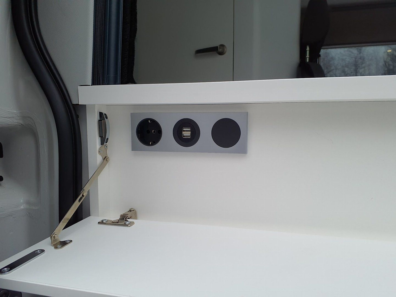 Retkeilyauto Volkswagen Crafter Grand California 600 Solar Kamer AHK ACC: kuva Retkeilyauto Volkswagen Crafter Grand California 600 Solar Kamer AHK ACC