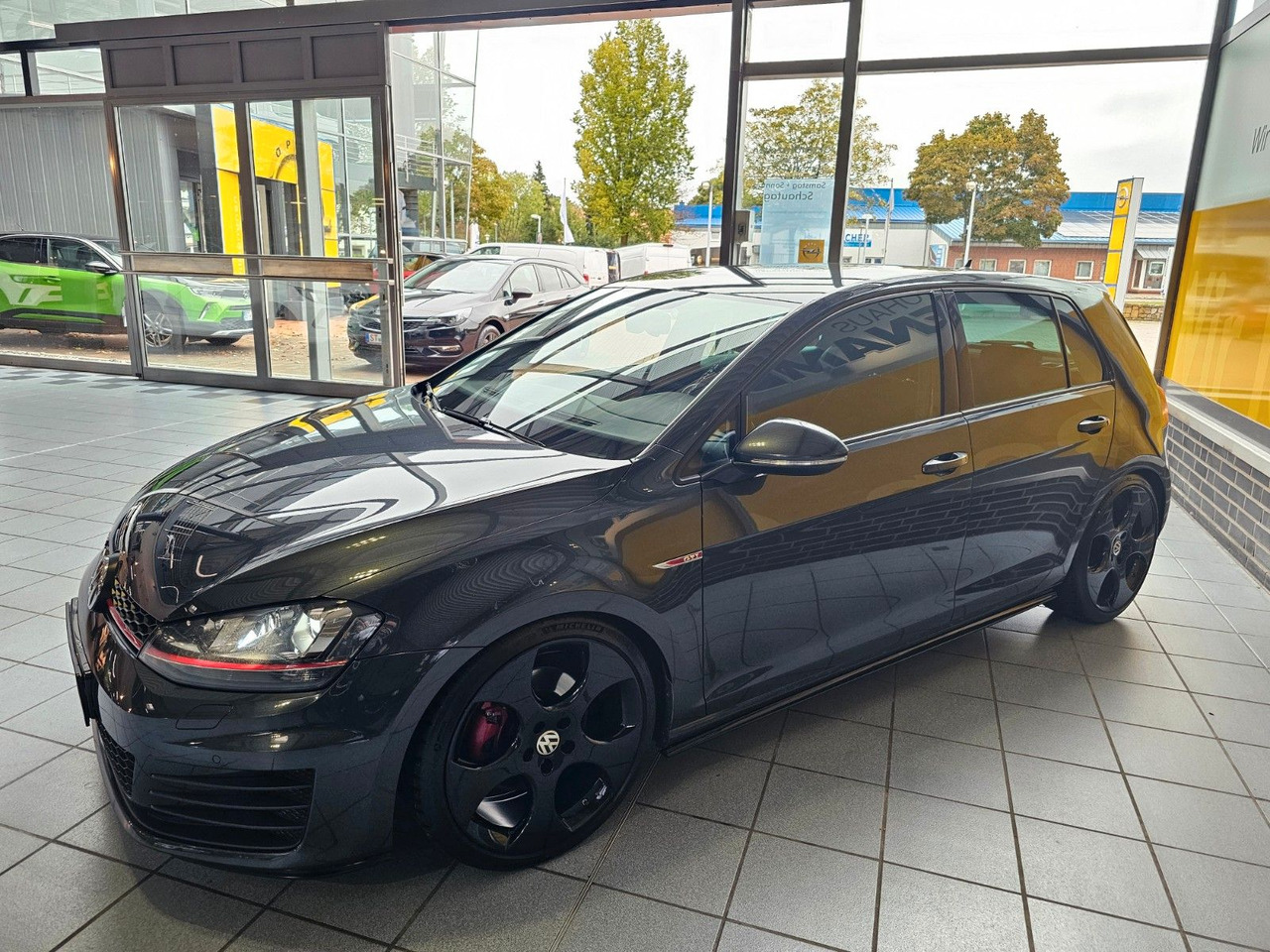 Volkswagen Golf VII Lim. GTI BMT SHZ BiXenon - Sedan: kuva Volkswagen Golf VII Lim. GTI BMT SHZ BiXenon - Sedan Volkswagen Golf VII Lim. GTI BMT SHZ BiXenon - Sedan: kuva Volkswagen Golf VII Lim. GTI BMT SHZ BiXenon - Sedan
