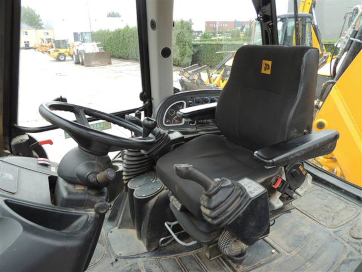 JCB 3CX - Kaivuri-trukki: kuva JCB 3CX - Kaivuri-trukki JCB 3CX - Kaivuri-trukki: kuva JCB 3CX - Kaivuri-trukki