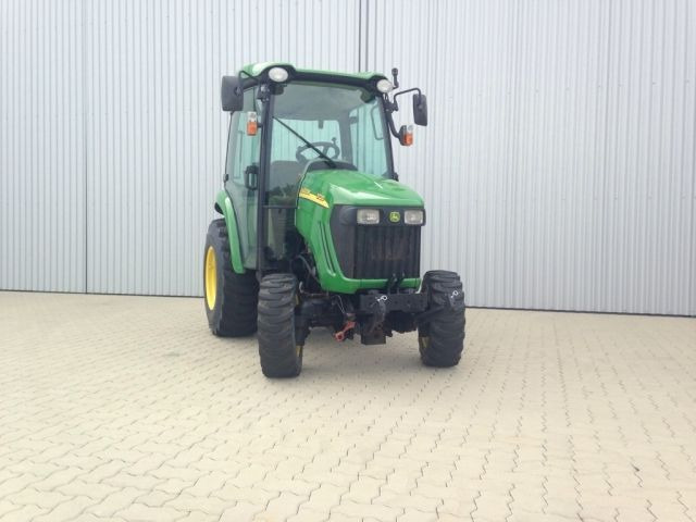 JOHN DEERE 3720 - Traktori: kuva JOHN DEERE 3720 - Traktori JOHN DEERE 3720 - Traktori: kuva JOHN DEERE 3720 - Traktori