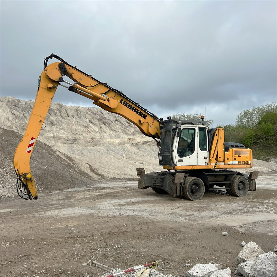 Liebherr 904C HD Litronic - Pyöräalustainen kaivinkone: kuva Liebherr 904C HD Litronic - Pyöräalustainen kaivinkone Liebherr 904C HD Litronic - Pyöräalustainen kaivinkone: kuva Liebherr 904C HD Litronic - Pyöräalustainen kaivinkone