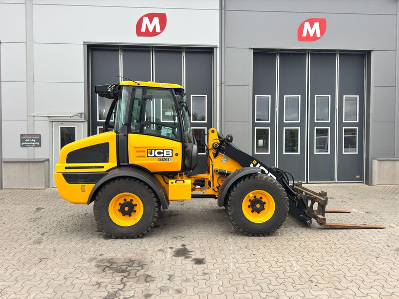 JCB 409 JCB 409 40km/h Nordic Edition - Pyöräkuormaaja: kuva JCB 409 JCB 409 40km/h Nordic Edition - Pyöräkuormaaja JCB 409 JCB 409 40km/h Nordic Edition - Pyöräkuormaaja: kuva JCB 409 JCB 409 40km/h Nordic Edition - Pyöräkuormaaja