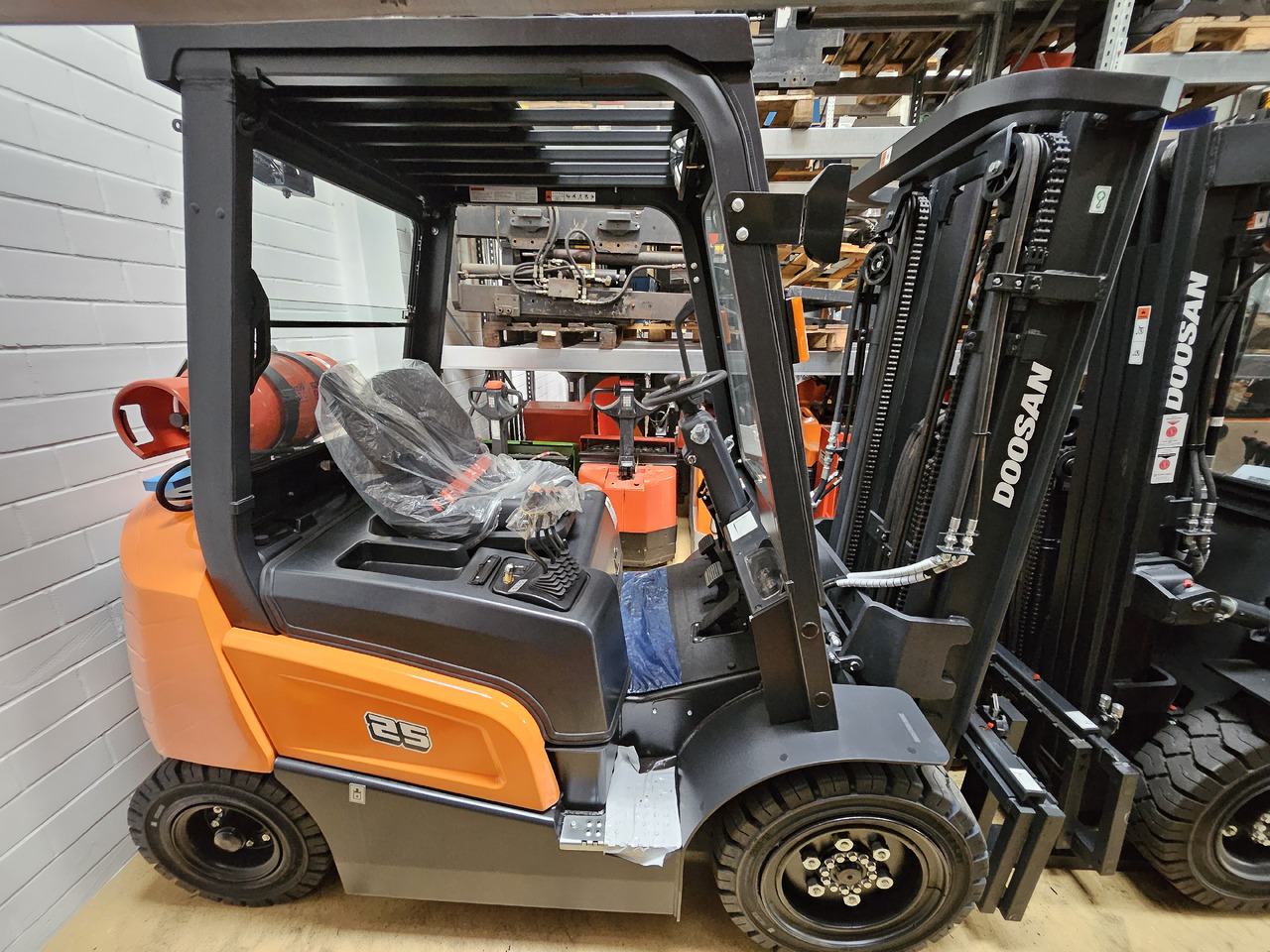 Doosan G25NXP - Kaasutrukki: kuva Doosan G25NXP - Kaasutrukki Doosan G25NXP - Kaasutrukki: kuva Doosan G25NXP - Kaasutrukki